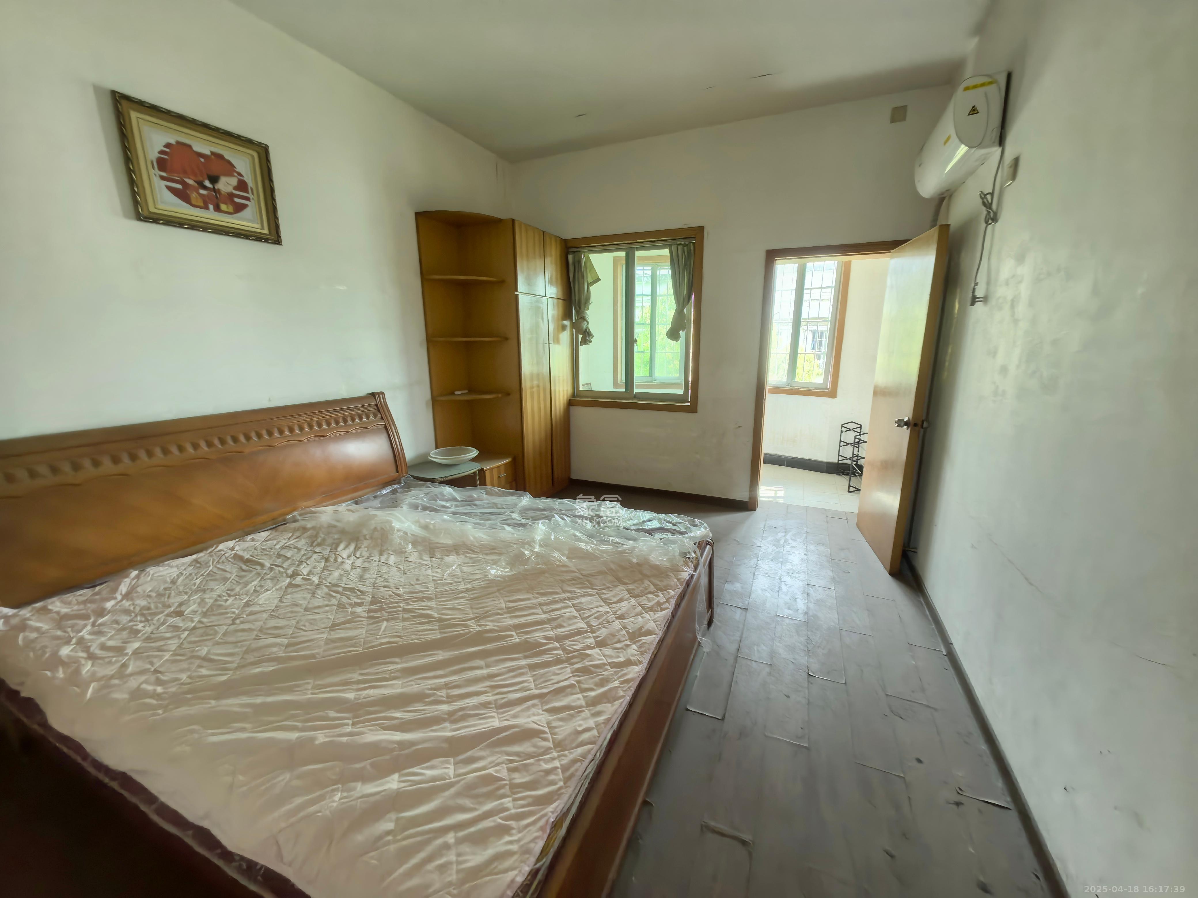 中南汽车世界 3室2厅1卫 1200.0元/月 中南汽车世界 3室2厅1卫 1200.0元/月室内图