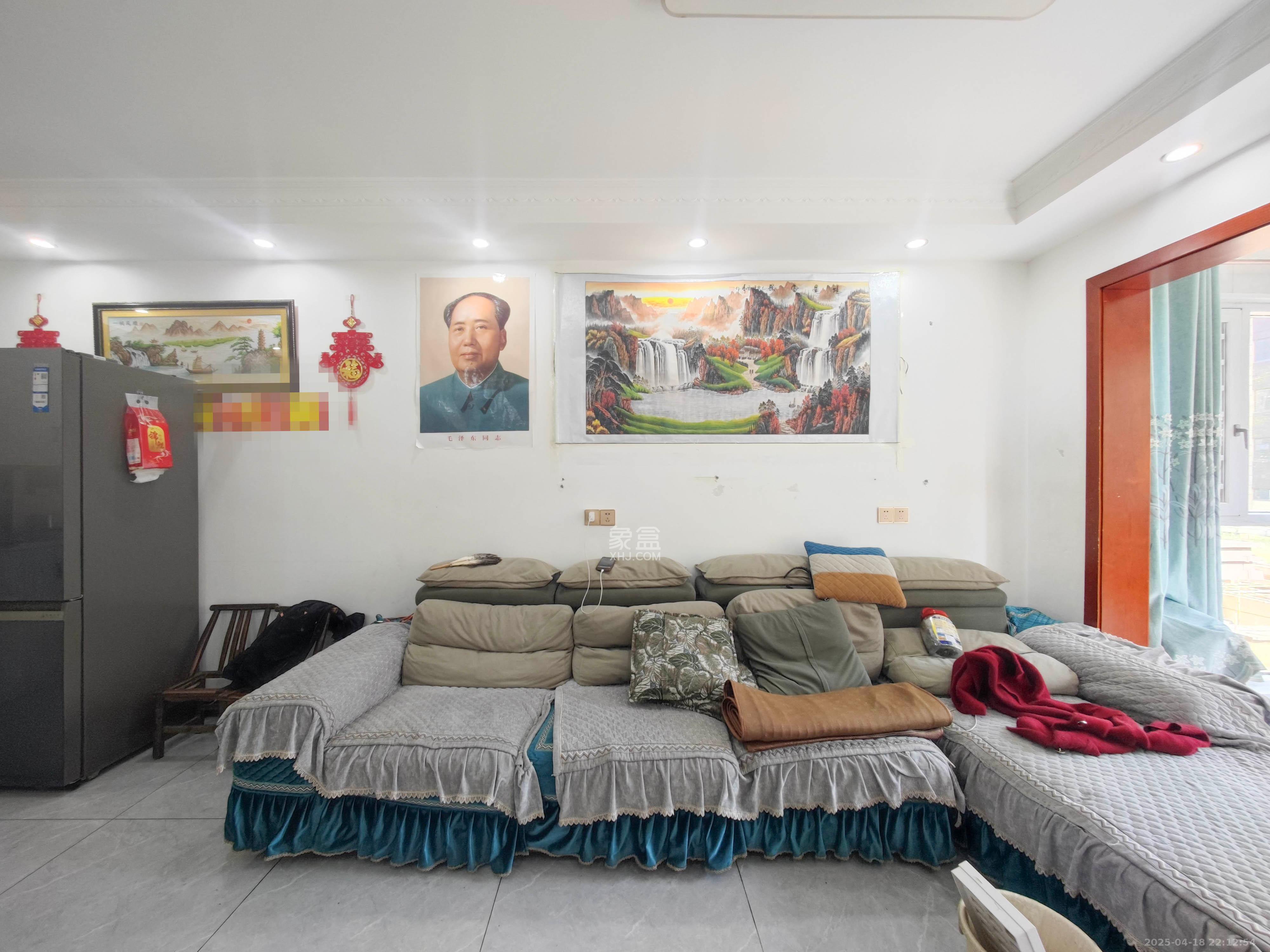 保利东郡  3室2厅2卫    101.0万 保利东郡  3室2厅2卫    101.0万客厅