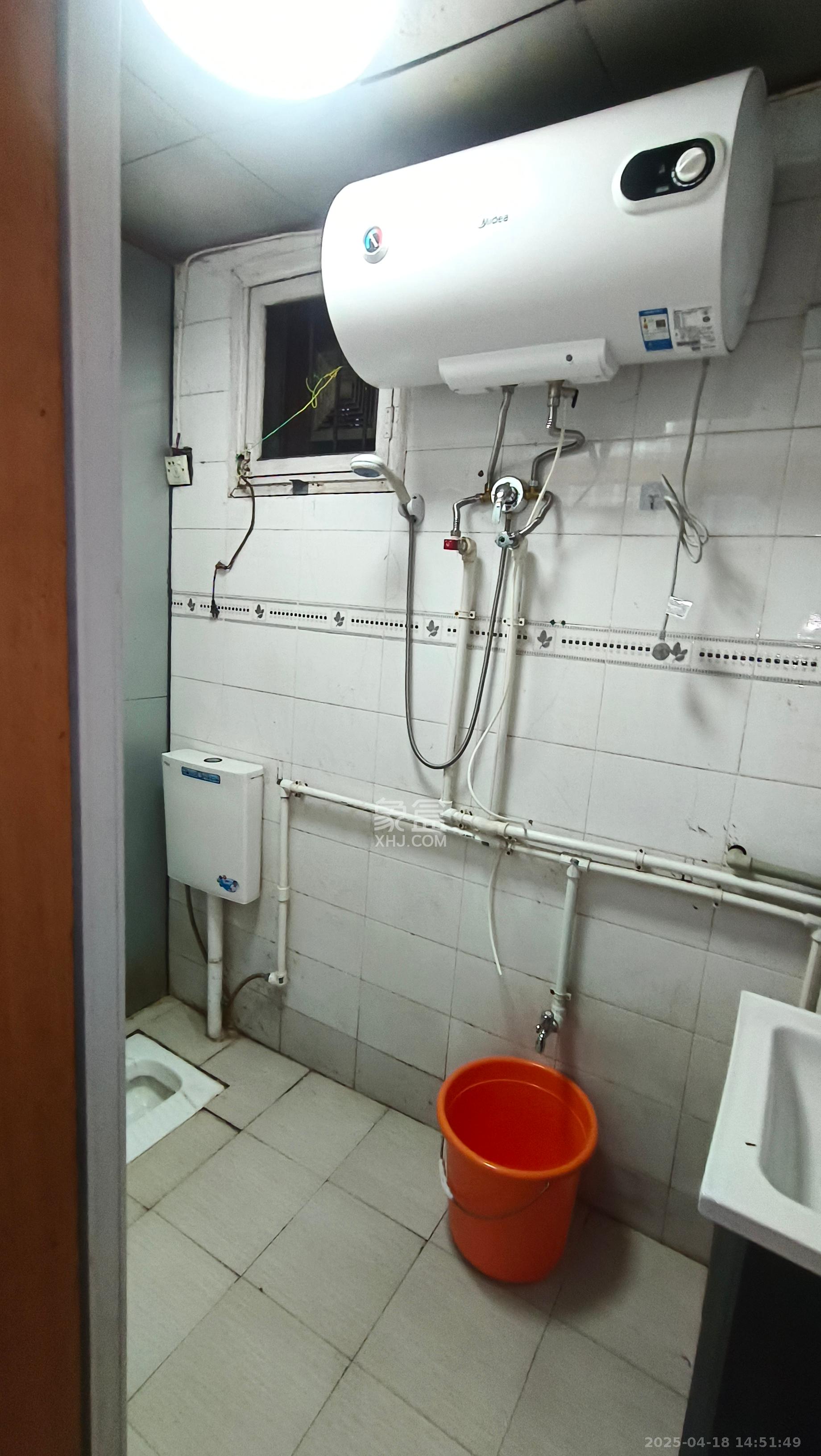 高桥家电百货城 3室1厅1卫 1600.0元/月 高桥家电百货城 3室1厅1卫 1600.0元/月室内图