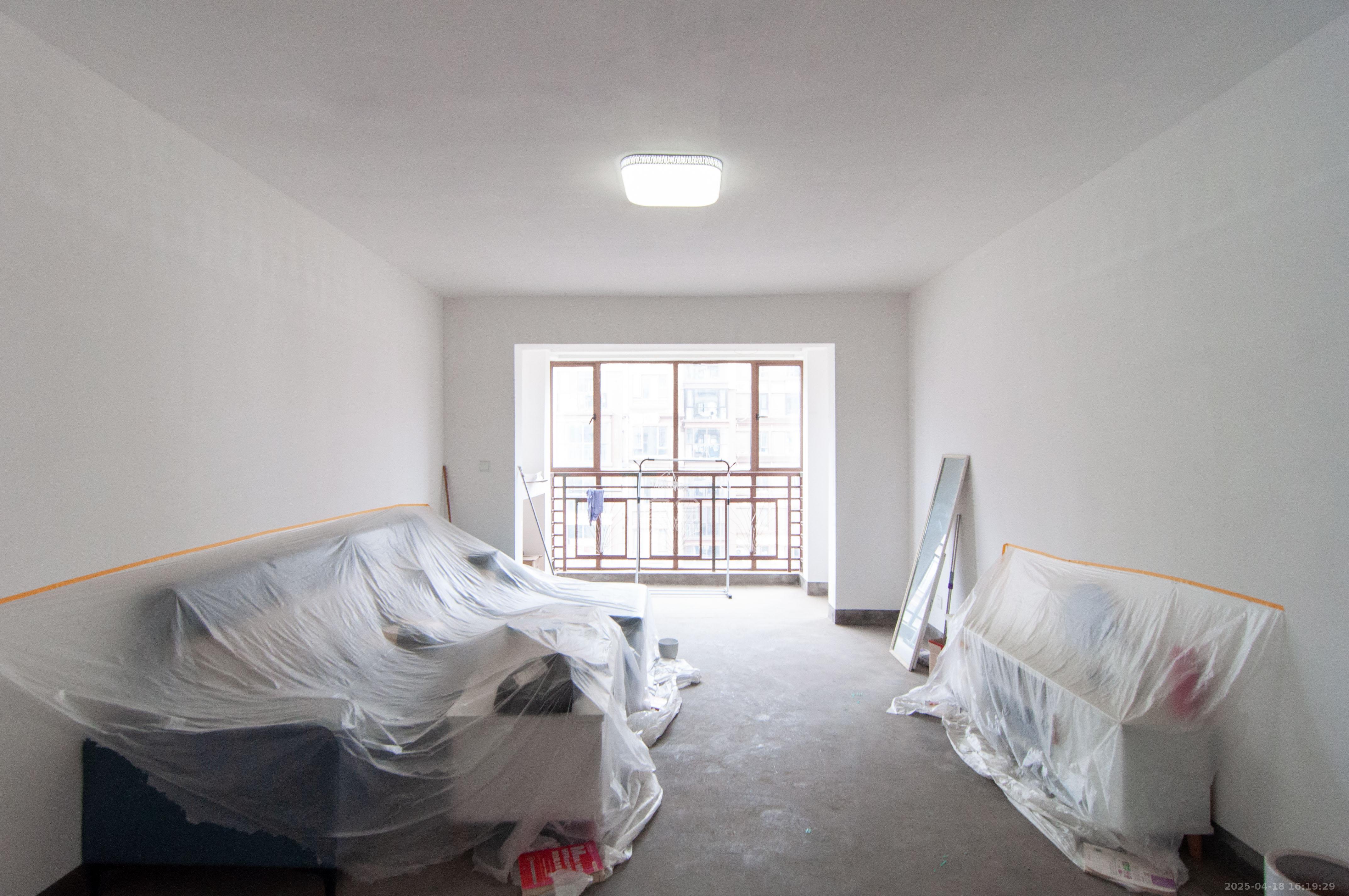 高信向日葵 3室2厅2卫 140.0万 高信向日葵 3室2厅2卫 140.0万客厅