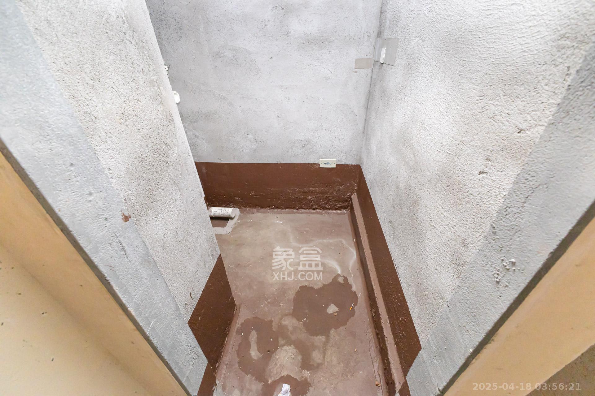 新城观山印  4室2厅3卫   160.00万卫生间