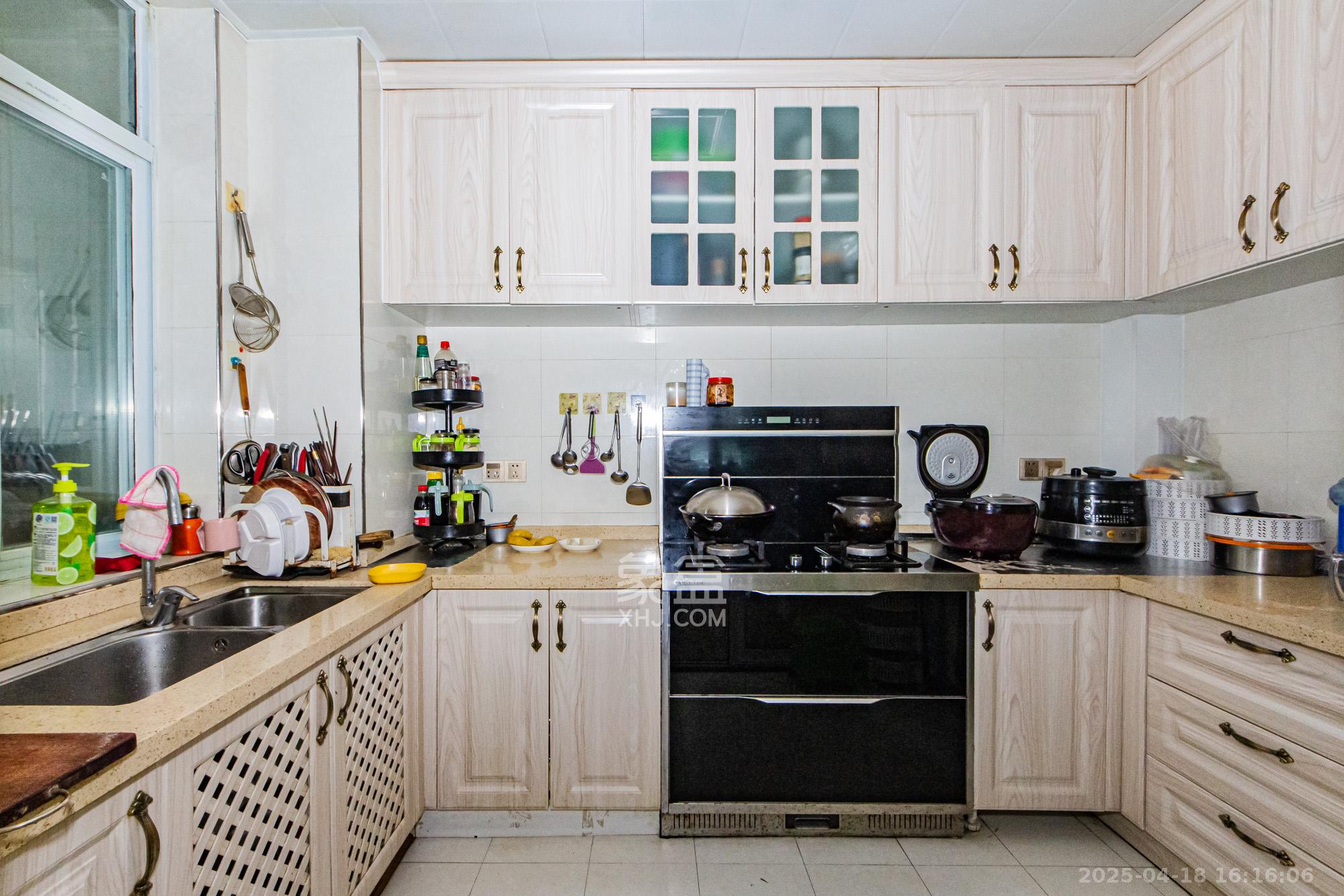 湘江世纪城聚江苑 4室2厅2卫 195.0万 湘江世纪城聚江苑 4室2厅2卫 195.0万厨房