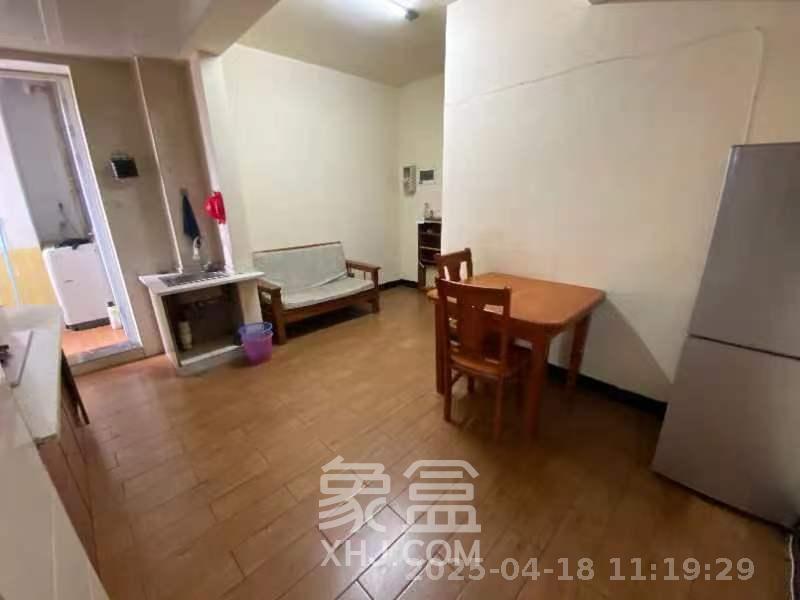 天下一家  2室1厅1卫   1700.00元/月室内图