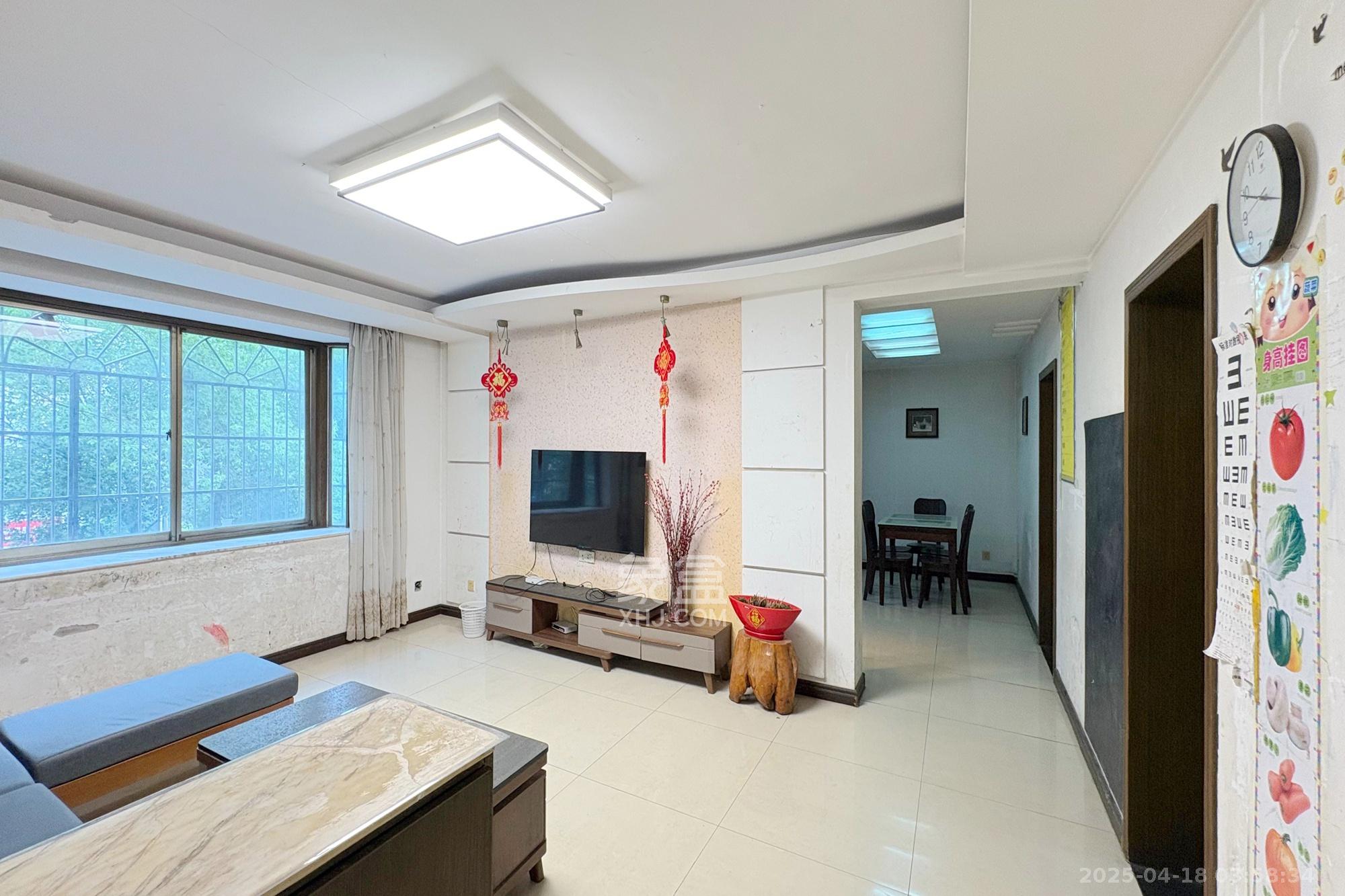 东南明苑 3室1厅1卫 72.0万 东南明苑 3室1厅1卫 72.0万客厅