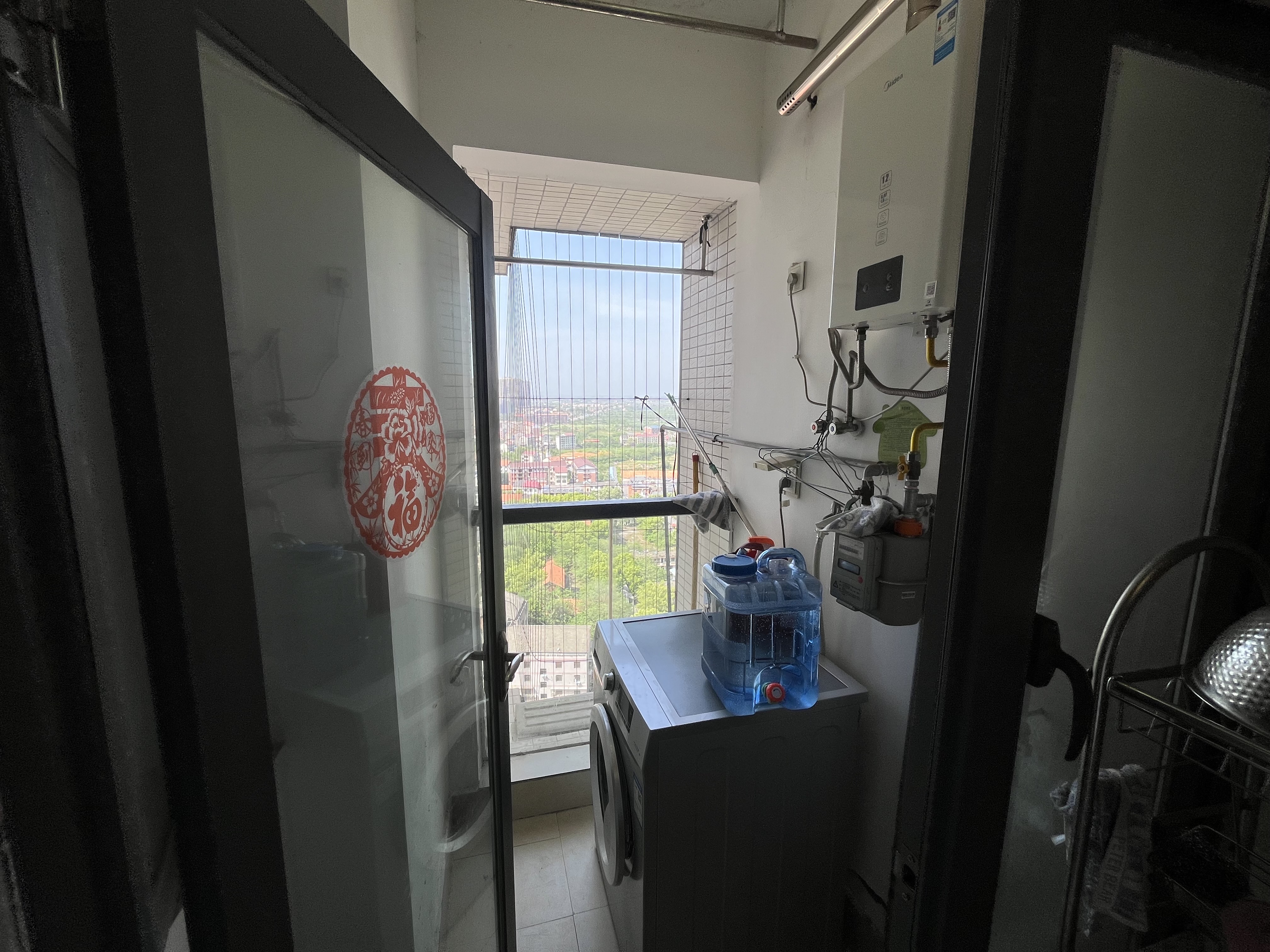 珠江愉景新城  1室1厅1卫   28.00万客厅