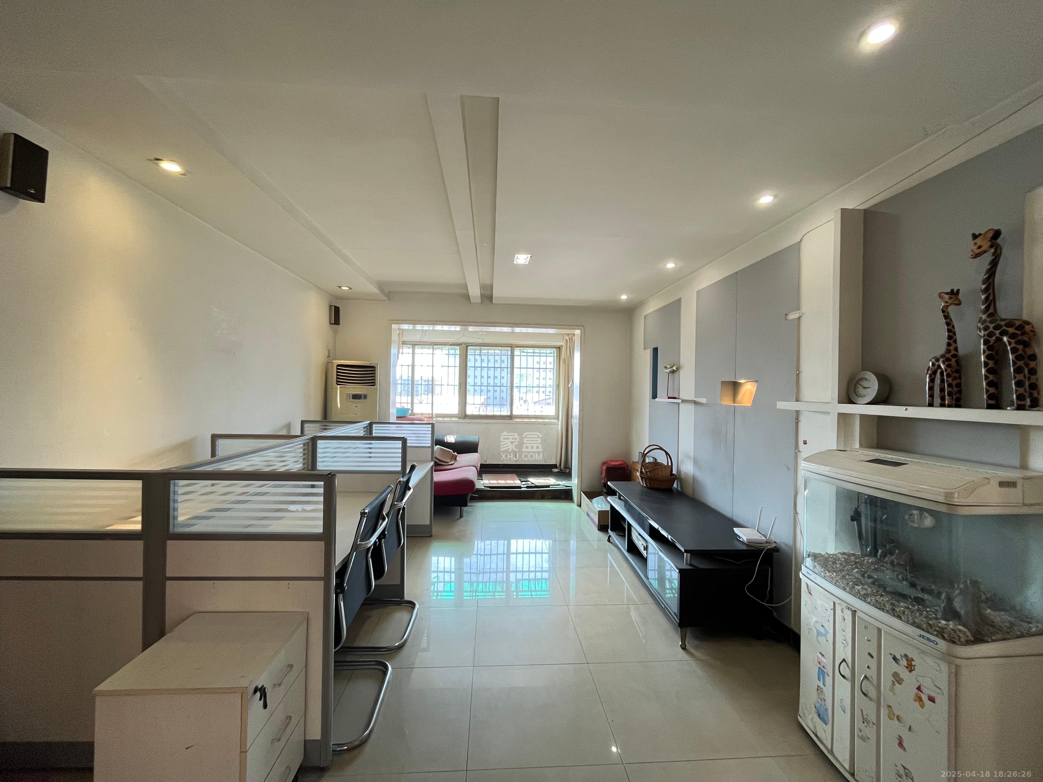 南明苑西区 3室2厅2卫 2300.0元/月 南明苑西区 3室2厅2卫 2300.0元/月室内图