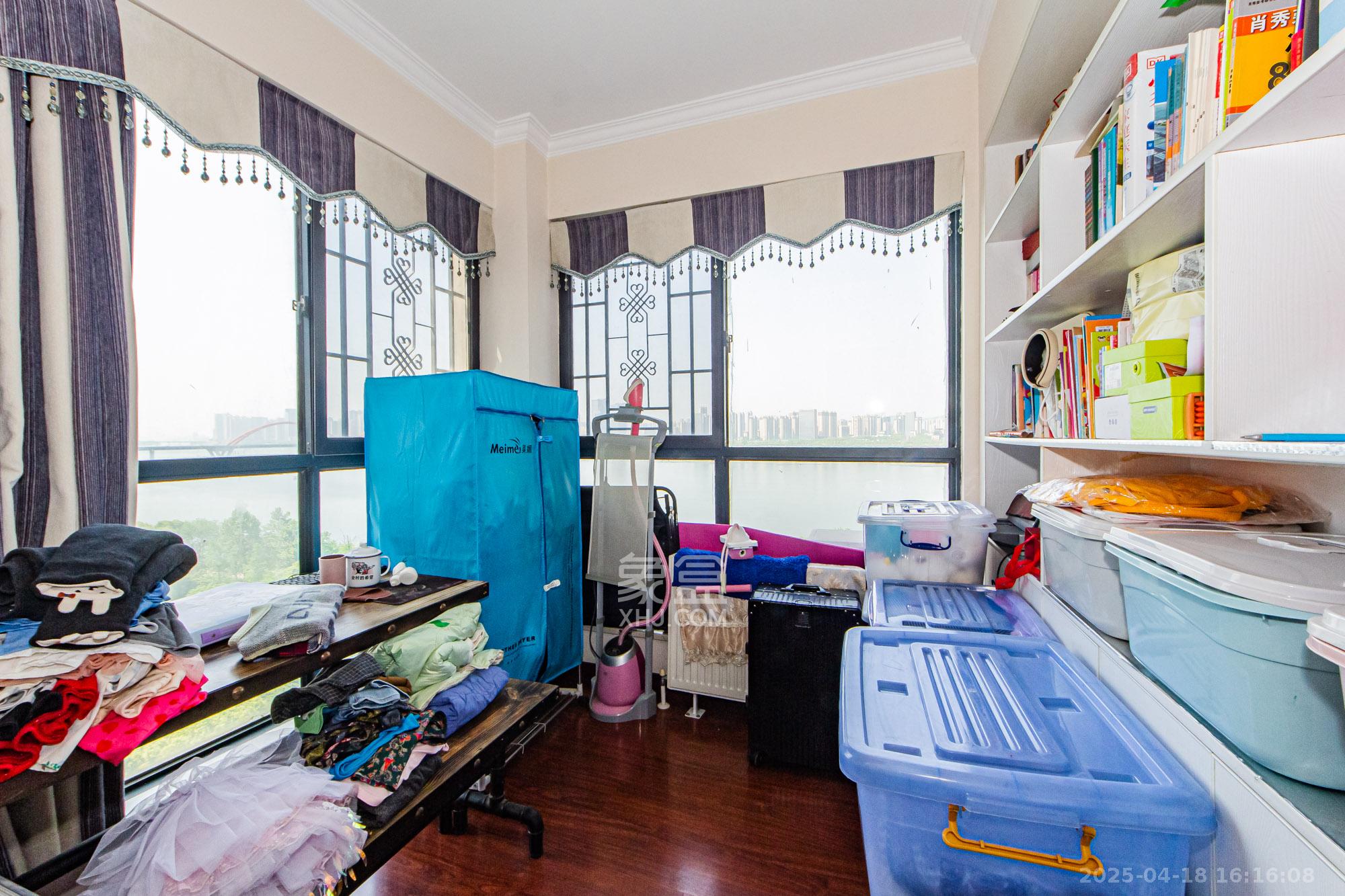 湘江世纪城聚江苑 4室2厅2卫 195.0万 湘江世纪城聚江苑 4室2厅2卫 195.0万阳台