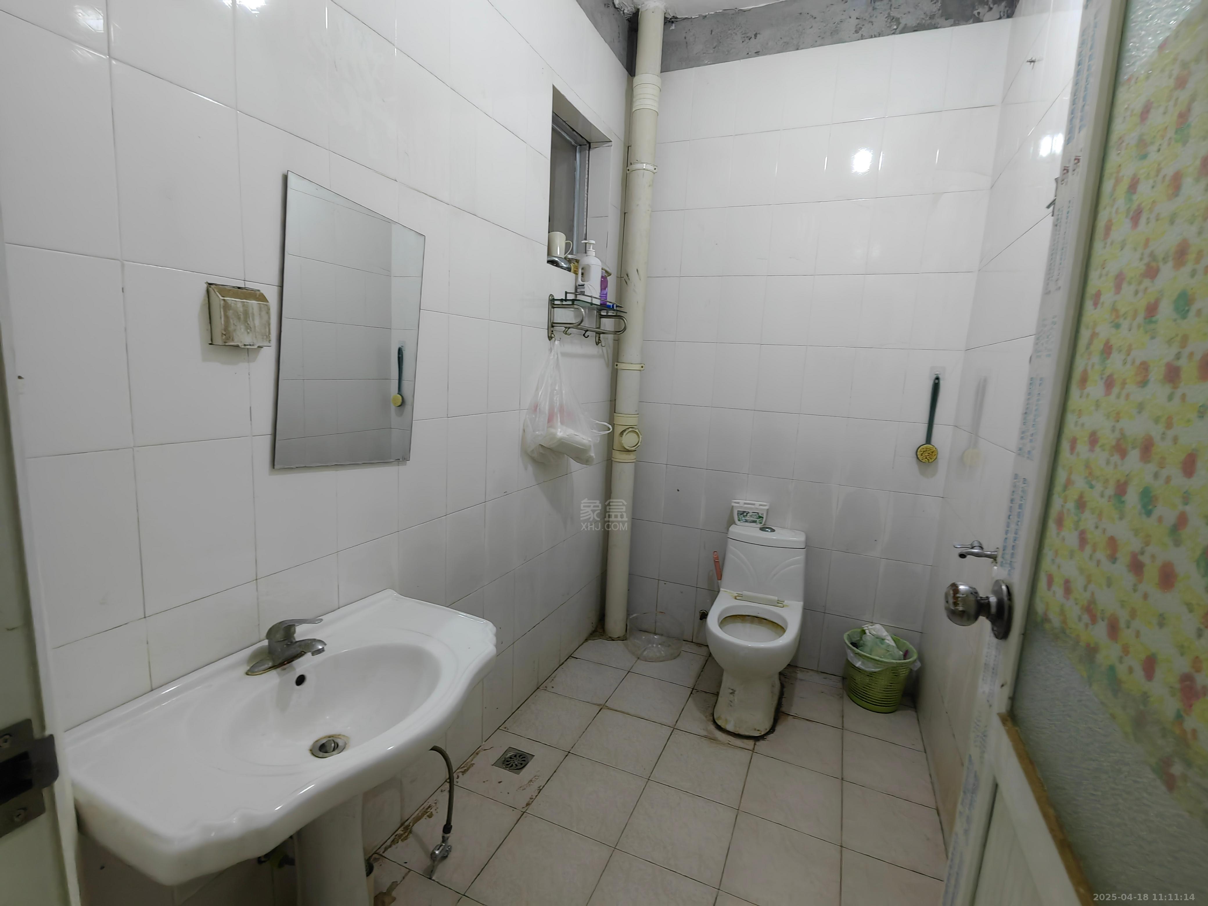 新新家园 3室1厅2卫 800.0元/月 新新家园 3室1厅2卫 800.0元/月室内图