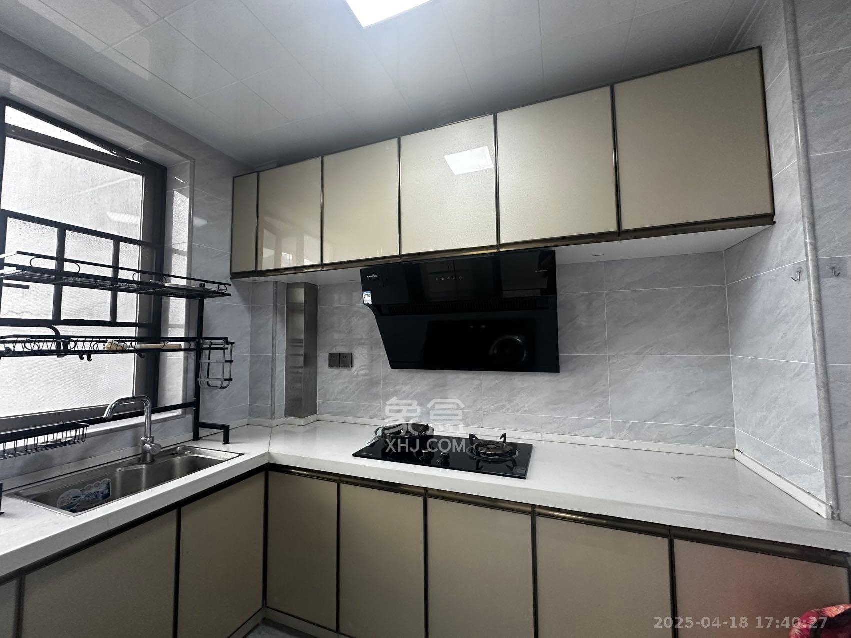 朝正美苑 3室2厅2卫 2600.0元/月 朝正美苑 3室2厅2卫 2600.0元/月室内图