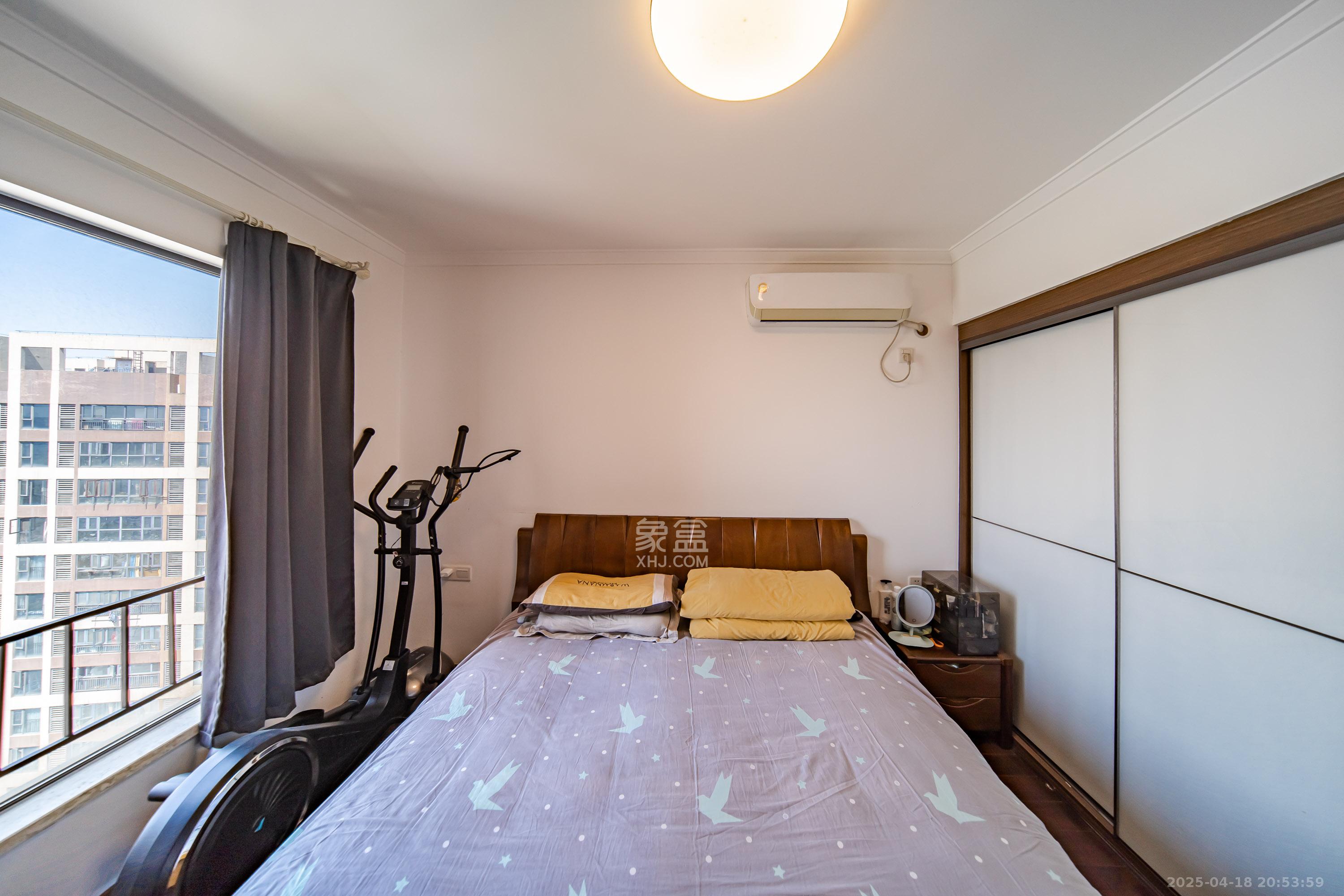 万科白鹭郡  3室2厅2卫   165.00万卧室