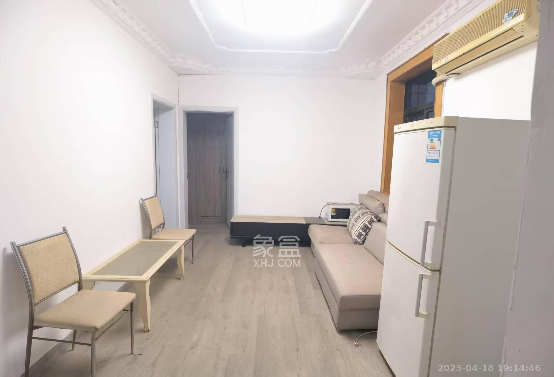 红龙庙小区  3室1厅1卫   2500.00元/月