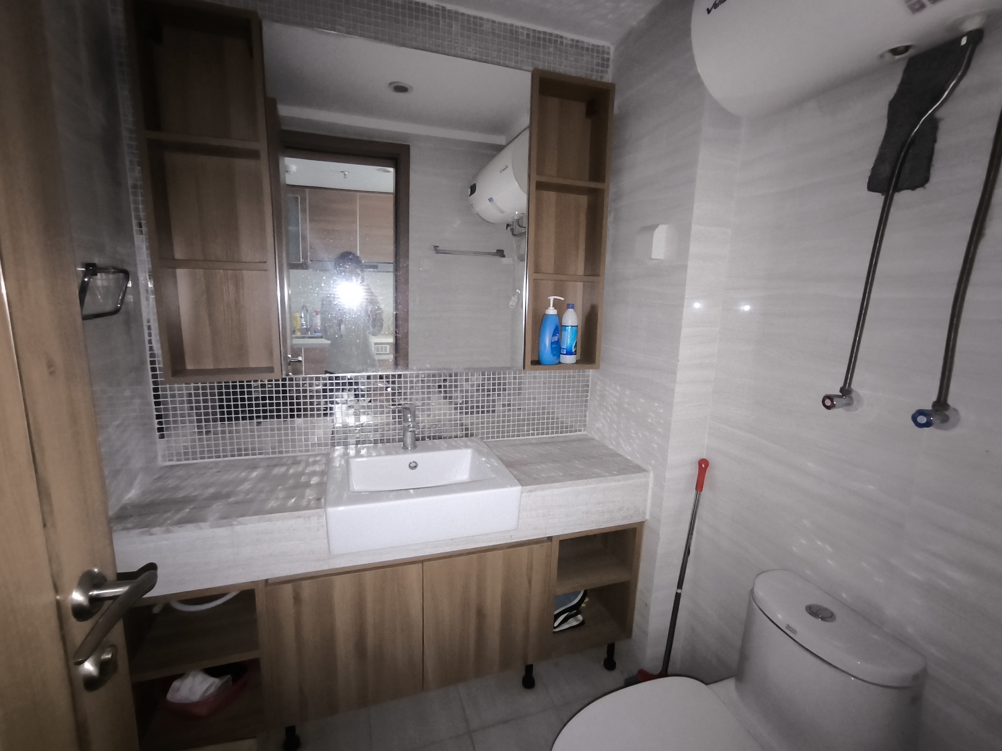 恒大绿洲 1室1厅1卫 1200.0元/月 恒大绿洲 1室1厅1卫 1200.0元/月室内图