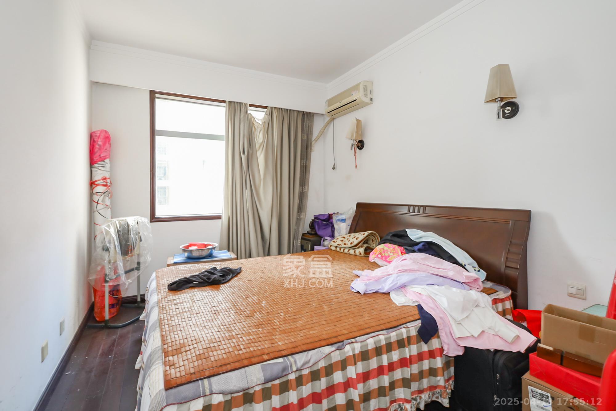 沁园春 4室2厅2卫 158.0万 沁园春 4室2厅2卫 158.0万卧室