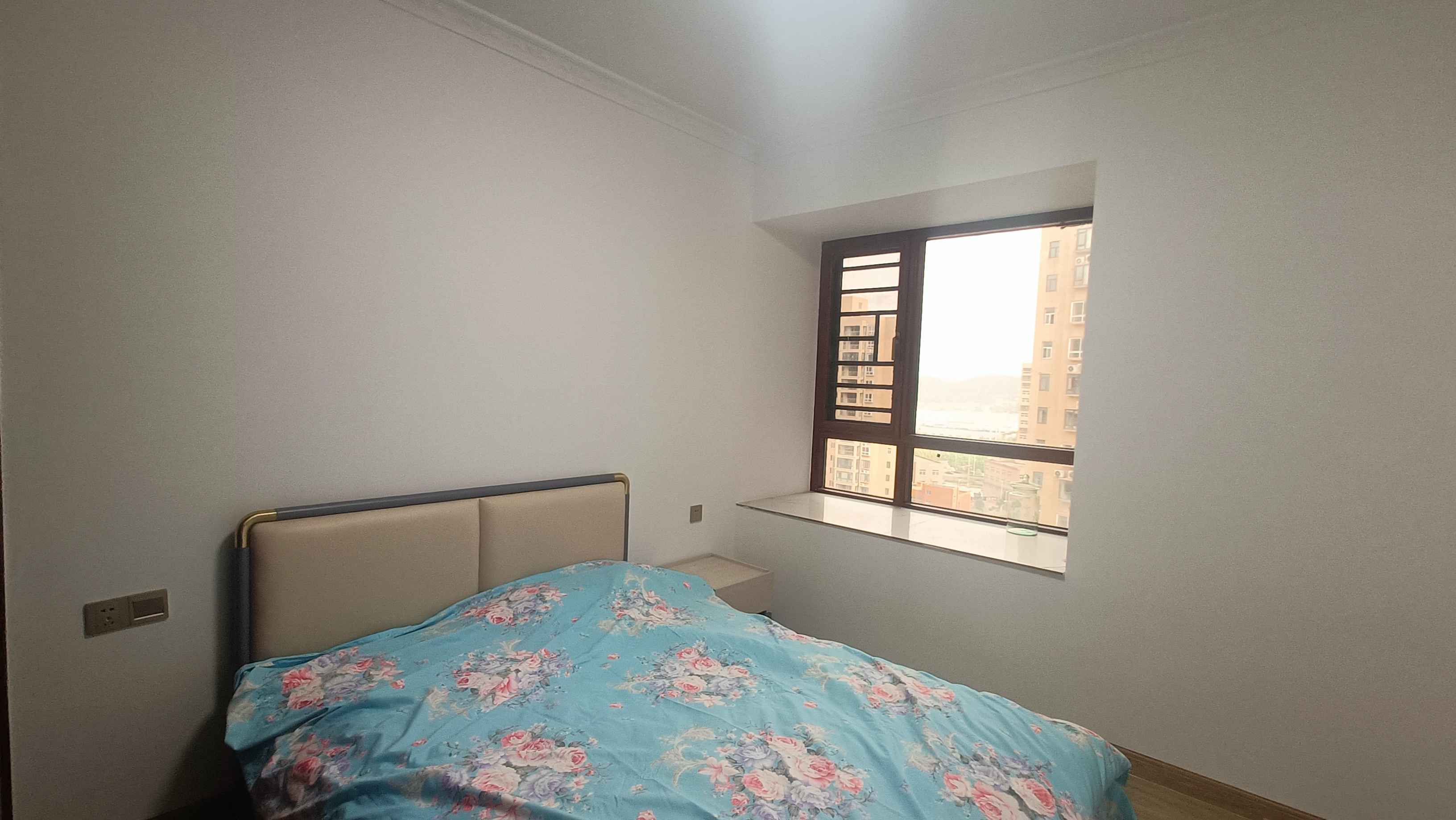 一六九.星城  3室2厅2卫    1800.0元/月室内图