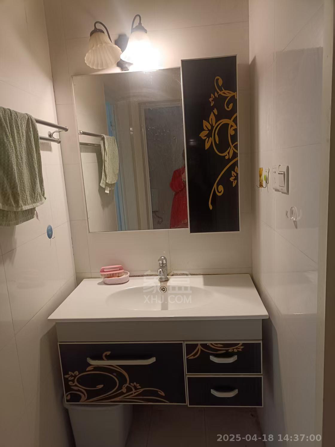 荷塘月色红旗南路46号 2室1厅1卫 1100.0元/月 荷塘月色红旗南路46号 2室1厅1卫 1100.0元/月室内图