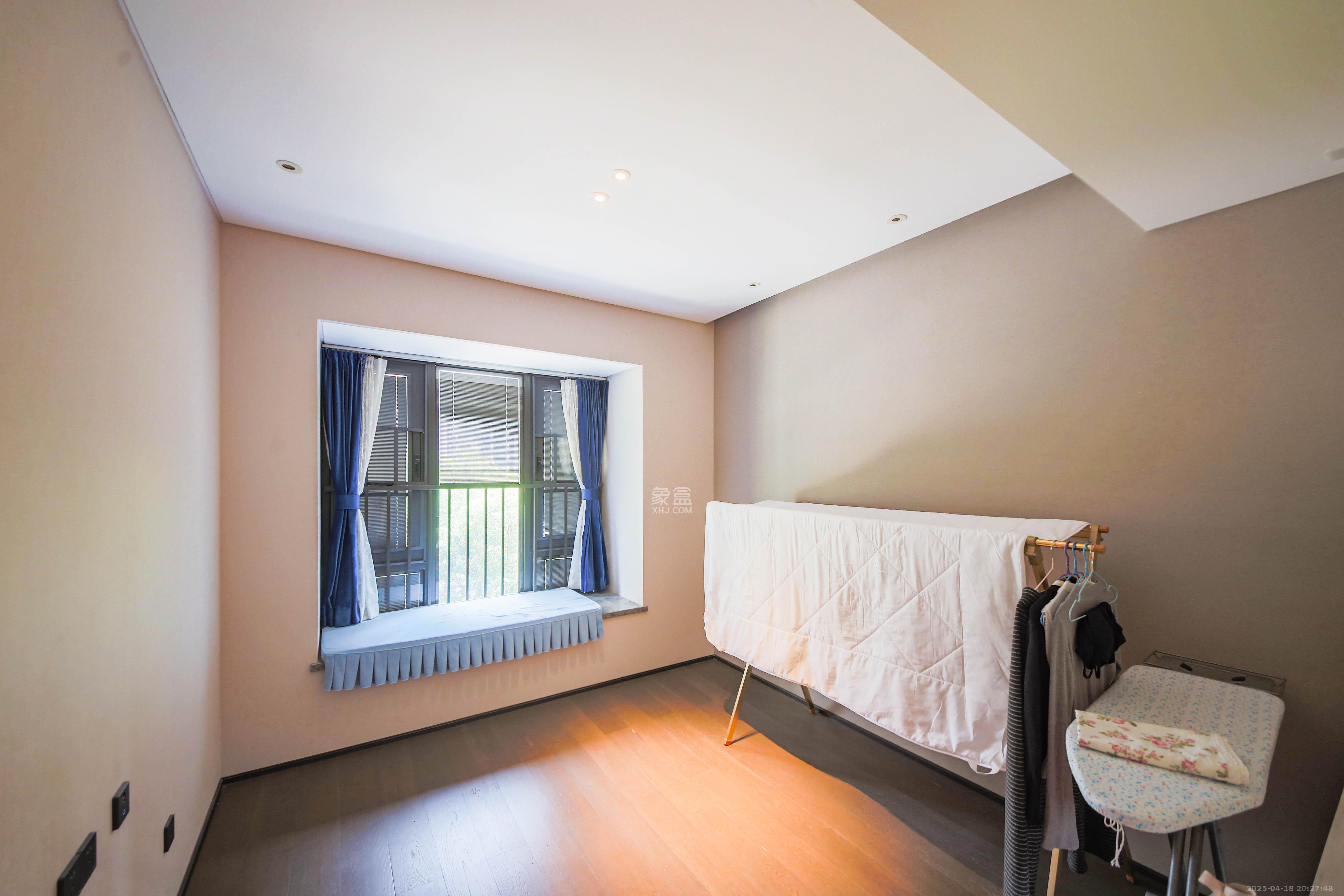 印湘江一期 6室2厅6卫 799.0万 印湘江一期 6室2厅6卫 799.0万卧室