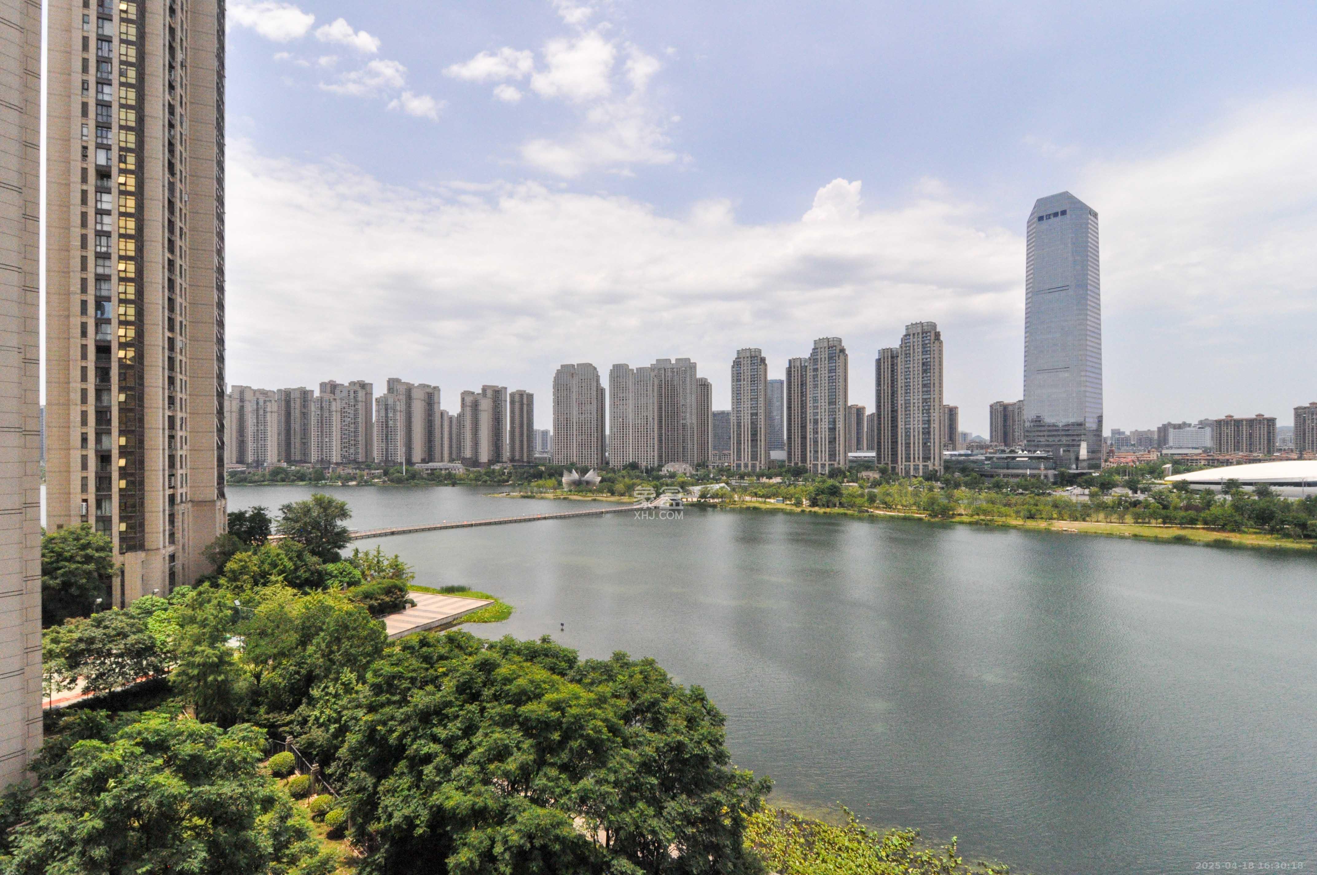 金茂梅溪湖  5室2厅3卫   580.00万其他