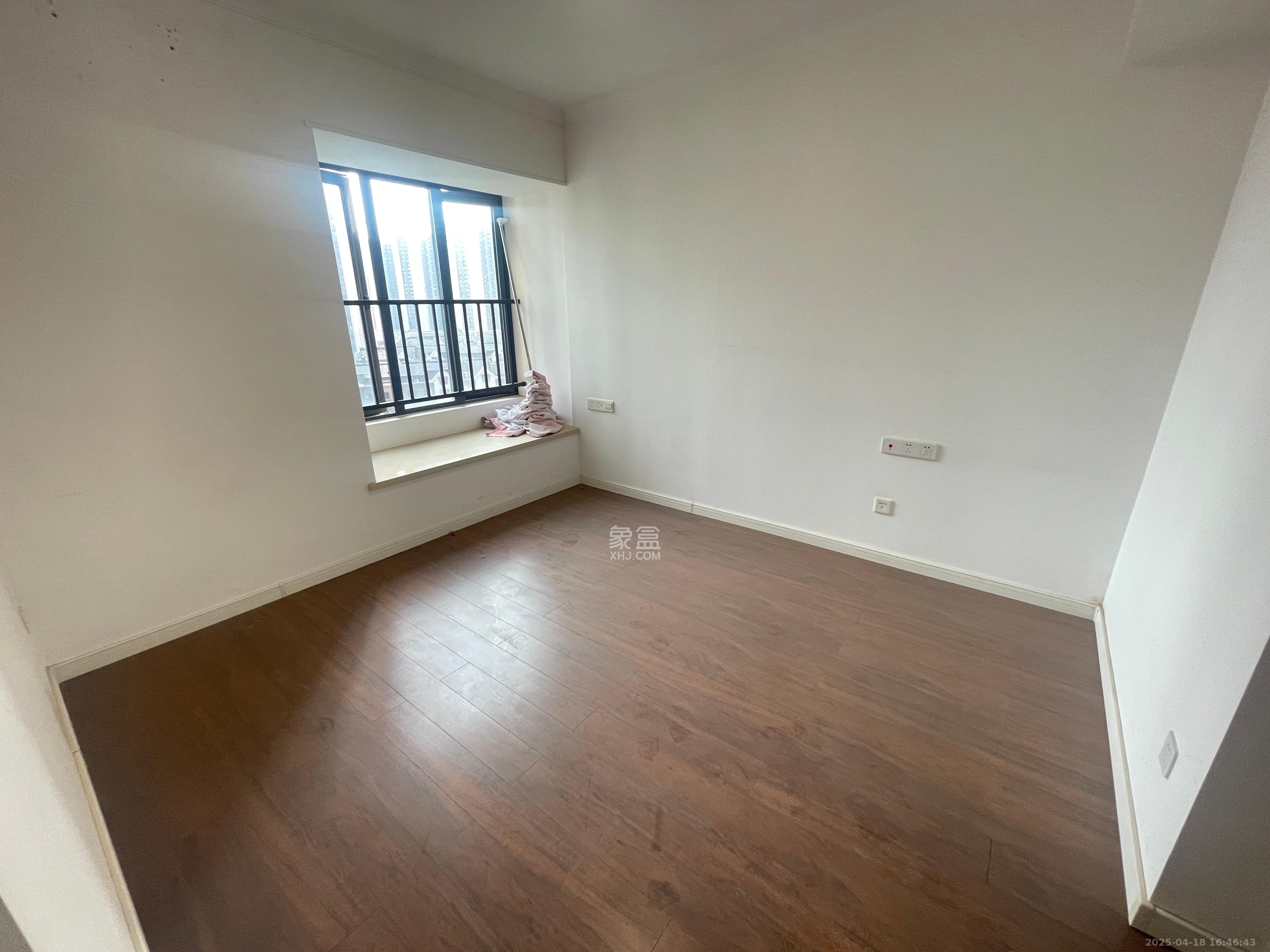 万科魅力之城观澜里  3室2厅2卫    2700.0元/月室内图