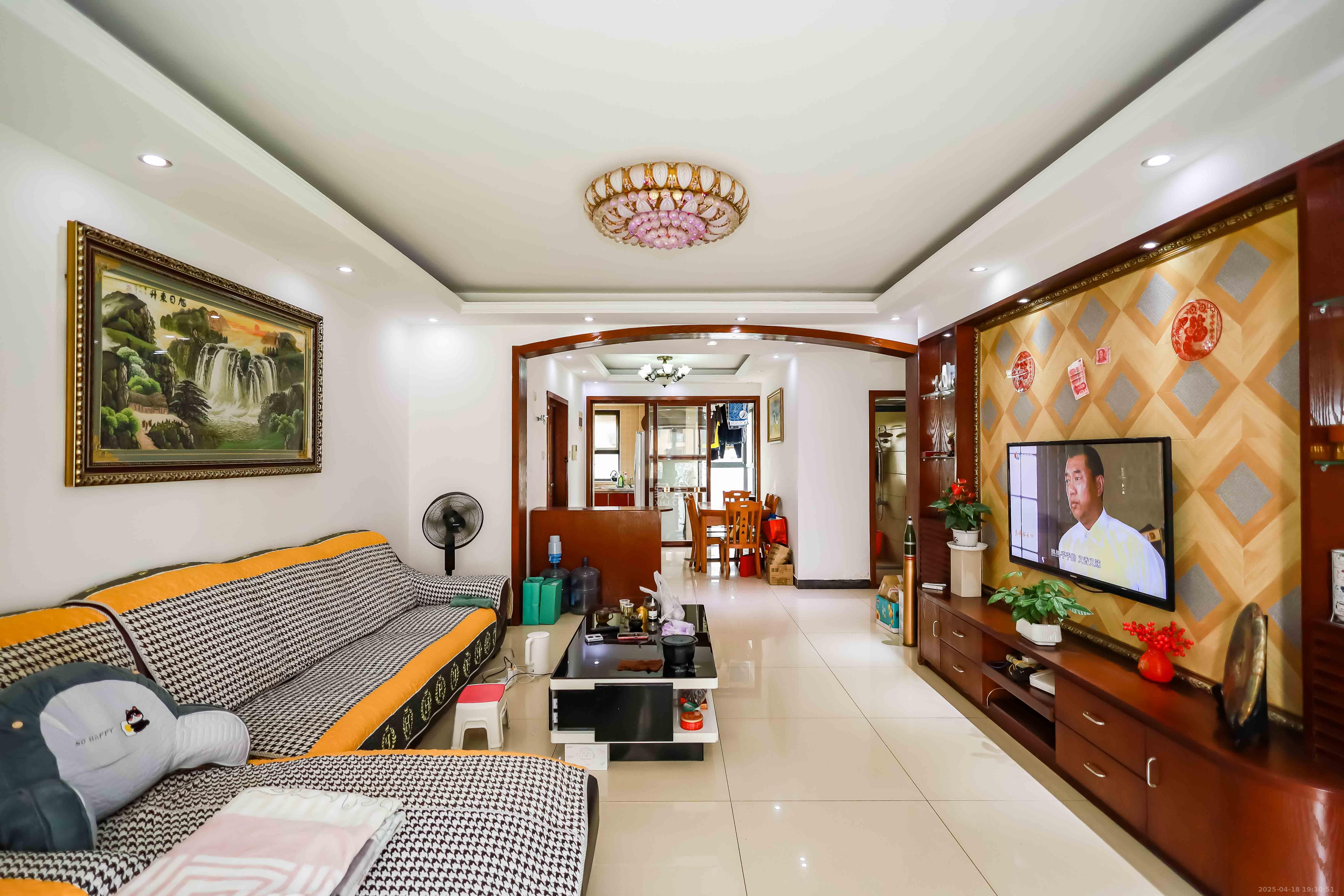 北京御园一二期(国泰嘉园) 4室2厅2卫 165.0万 北京御园一二期(国泰嘉园) 4室2厅2卫 165.0万客厅