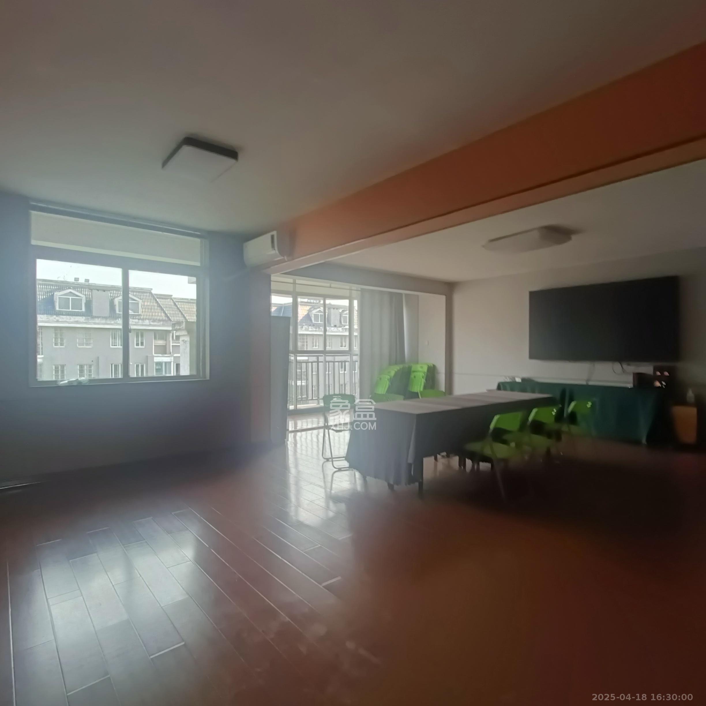 泰禹家园(彩云之翼家园一期、二期、三期)  4室2厅1卫    4000.0元/月 泰禹家园(彩云之翼家园一期、二期、三期)  4室2厅1卫    4000.0元/月室内图