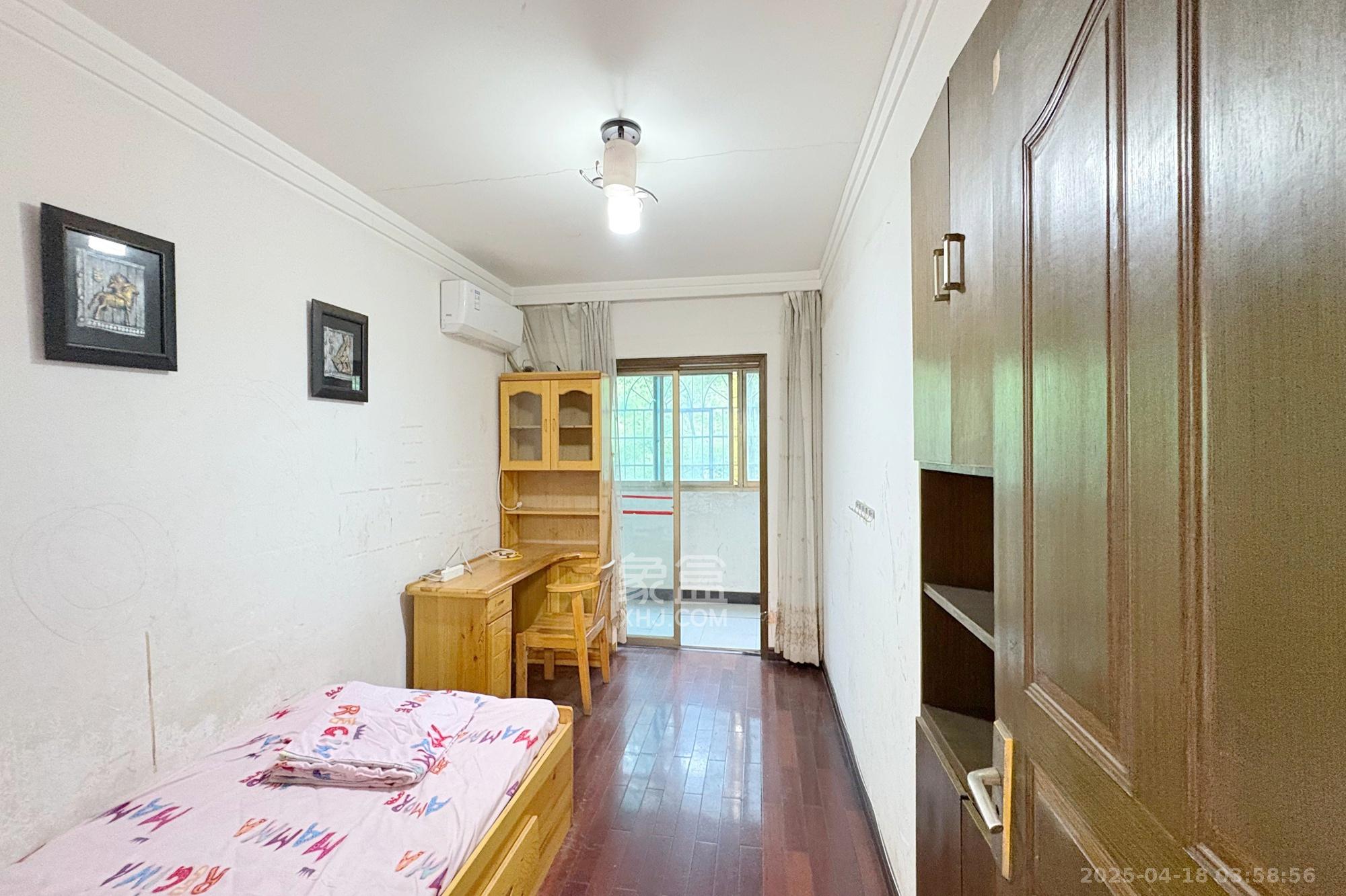 东南明苑 3室1厅1卫 72.0万 东南明苑 3室1厅1卫 72.0万卧室