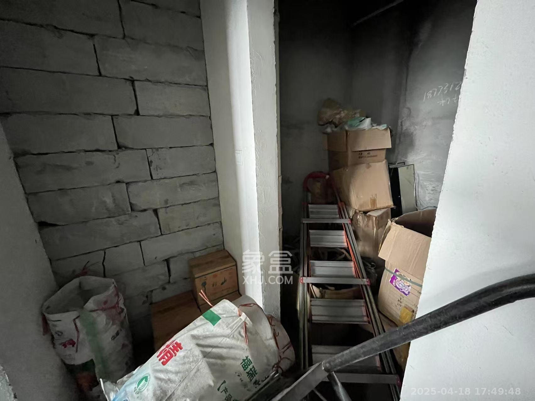 万坤图财富广场 1室1厅1卫 1500.0元/月 万坤图财富广场 1室1厅1卫 1500.0元/月室内图