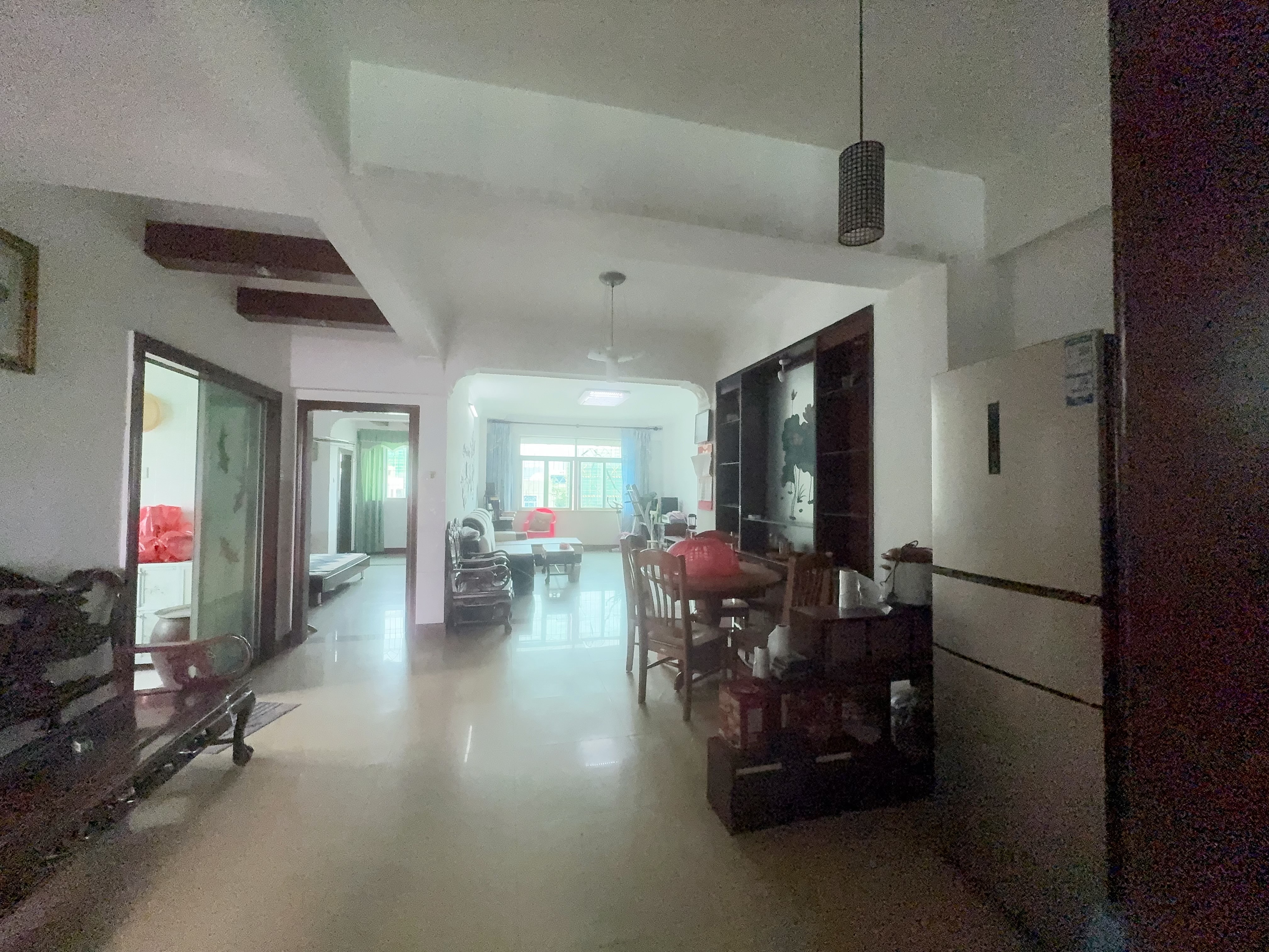 电镀厂宿舍 3室2厅2卫 85.0万 电镀厂宿舍 3室2厅2卫 85.0万客厅