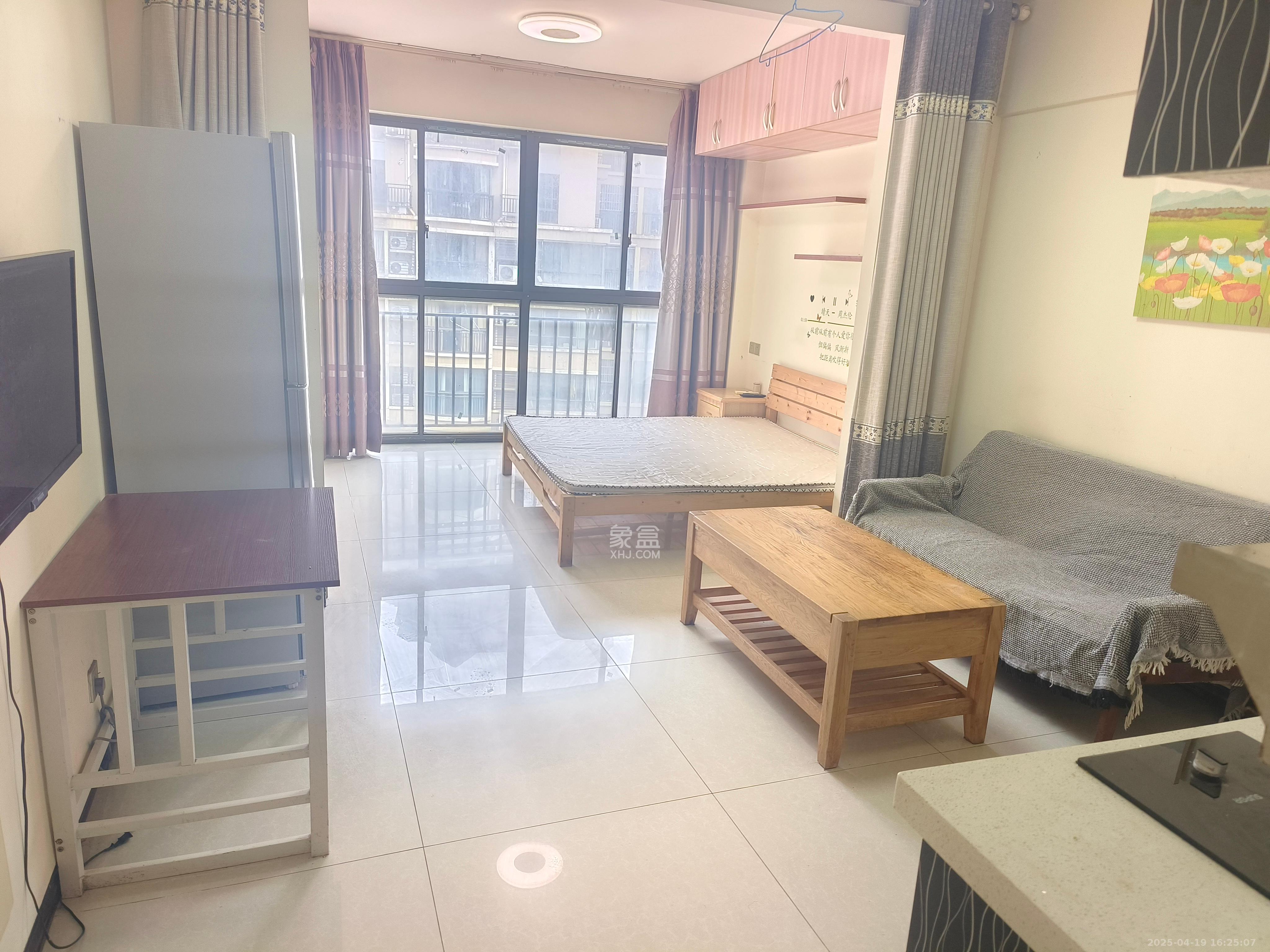 钱隆樽品(一、二、三期)  1室1厅1卫   1300.00元/月室内图