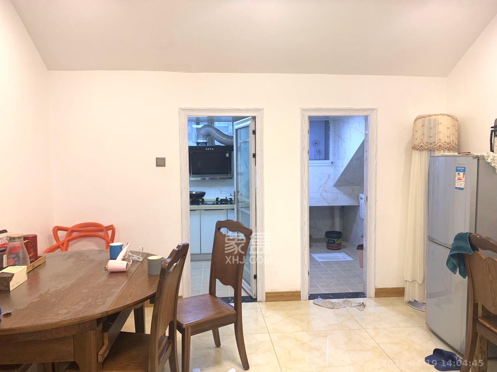 鄱阳小区 2室2厅1卫 1300.0元/月 鄱阳小区 2室2厅1卫 1300.0元/月室内图