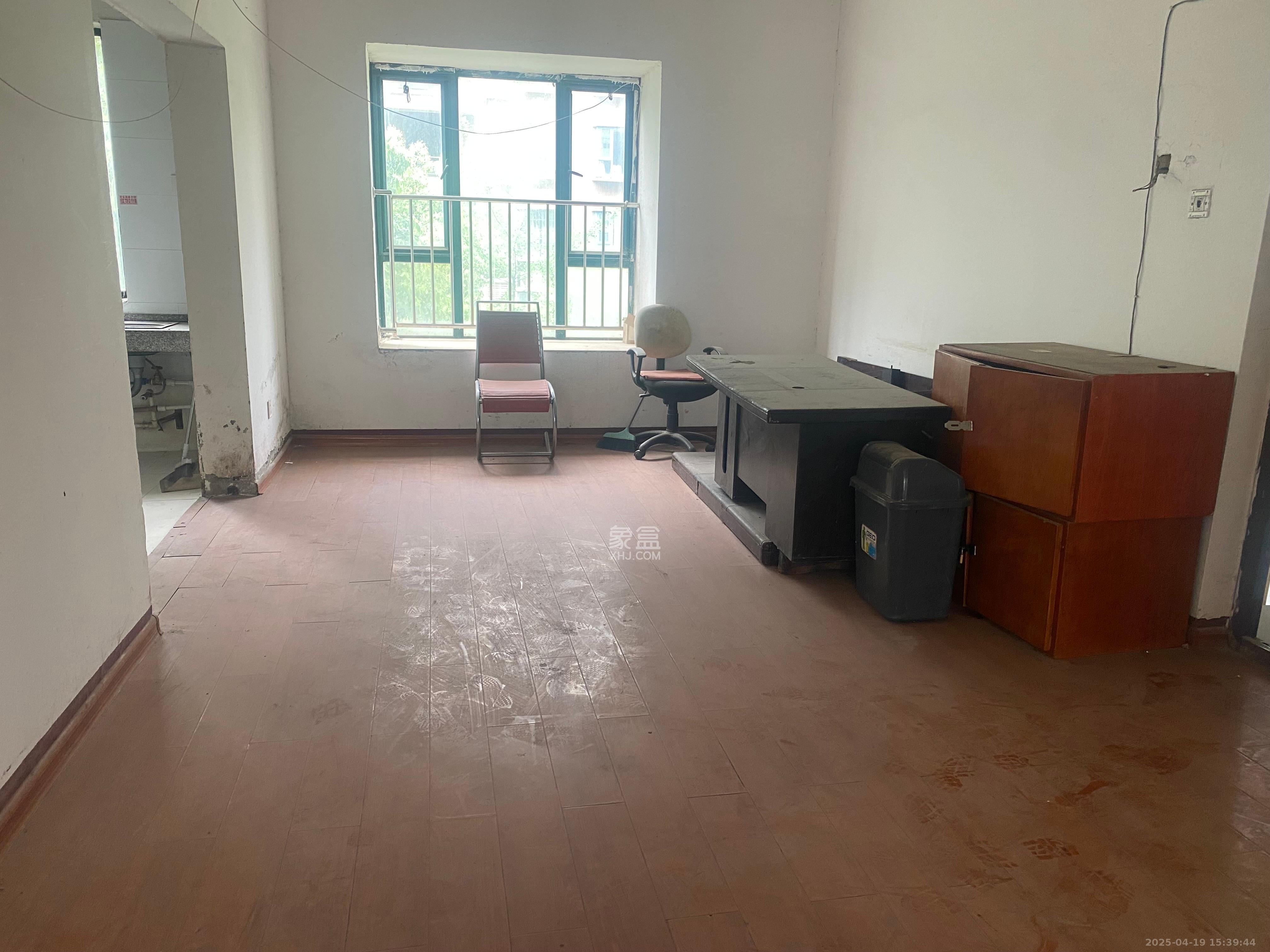 银桂苑 4室2厅2卫 2500.0元/月 银桂苑 4室2厅2卫 2500.0元/月室内图