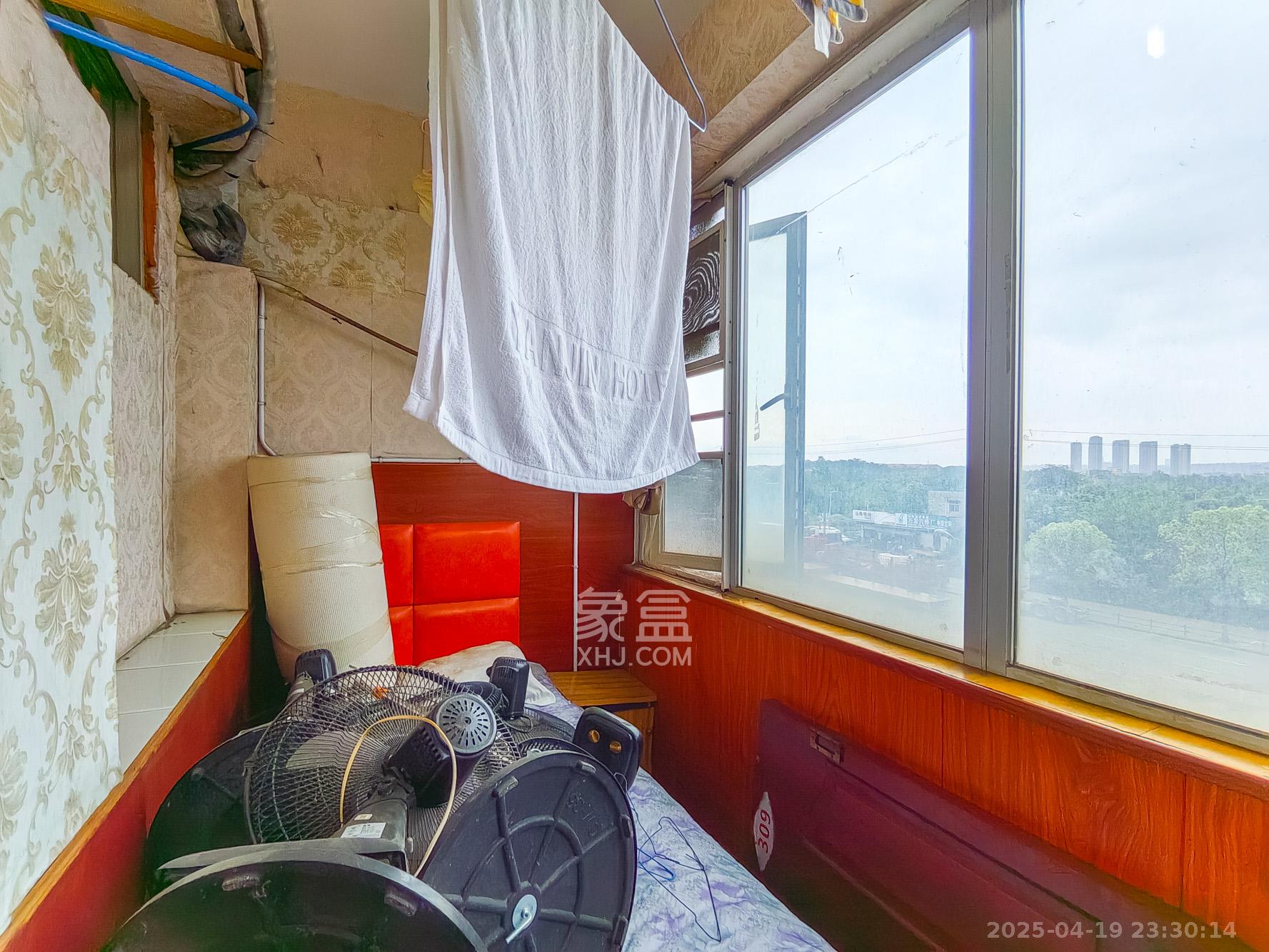 恒广国际物流园 3室2厅0卫 36.8万 恒广国际物流园 3室2厅0卫 36.8万卧室