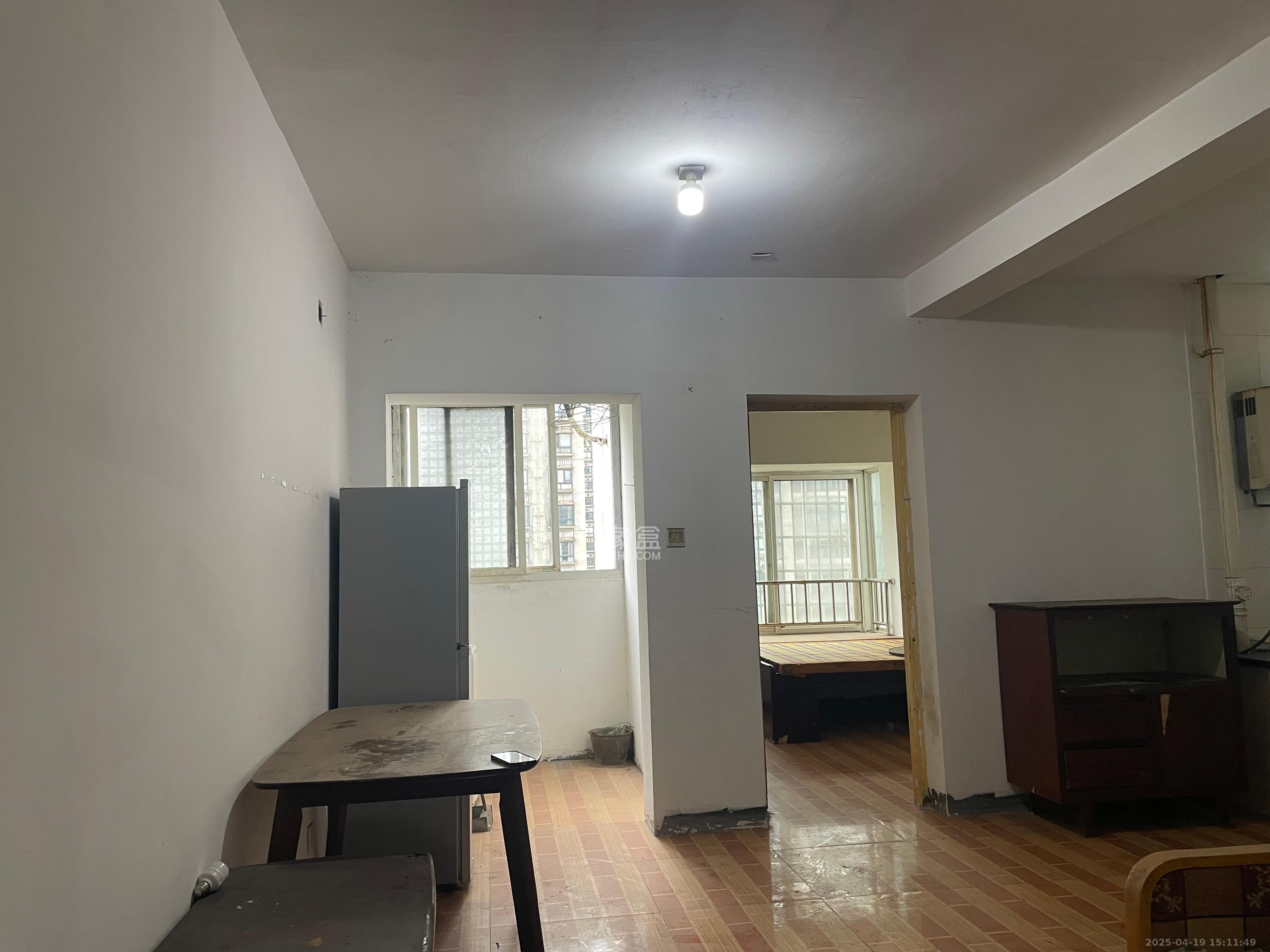 铝厂宿舍 1室2厅1卫 1000.0元/月 铝厂宿舍 1室2厅1卫 1000.0元/月室内图