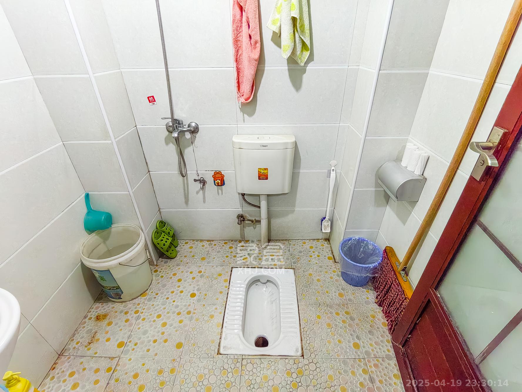 恒广国际物流园 3室2厅0卫 36.8万 恒广国际物流园 3室2厅0卫 36.8万卫生间