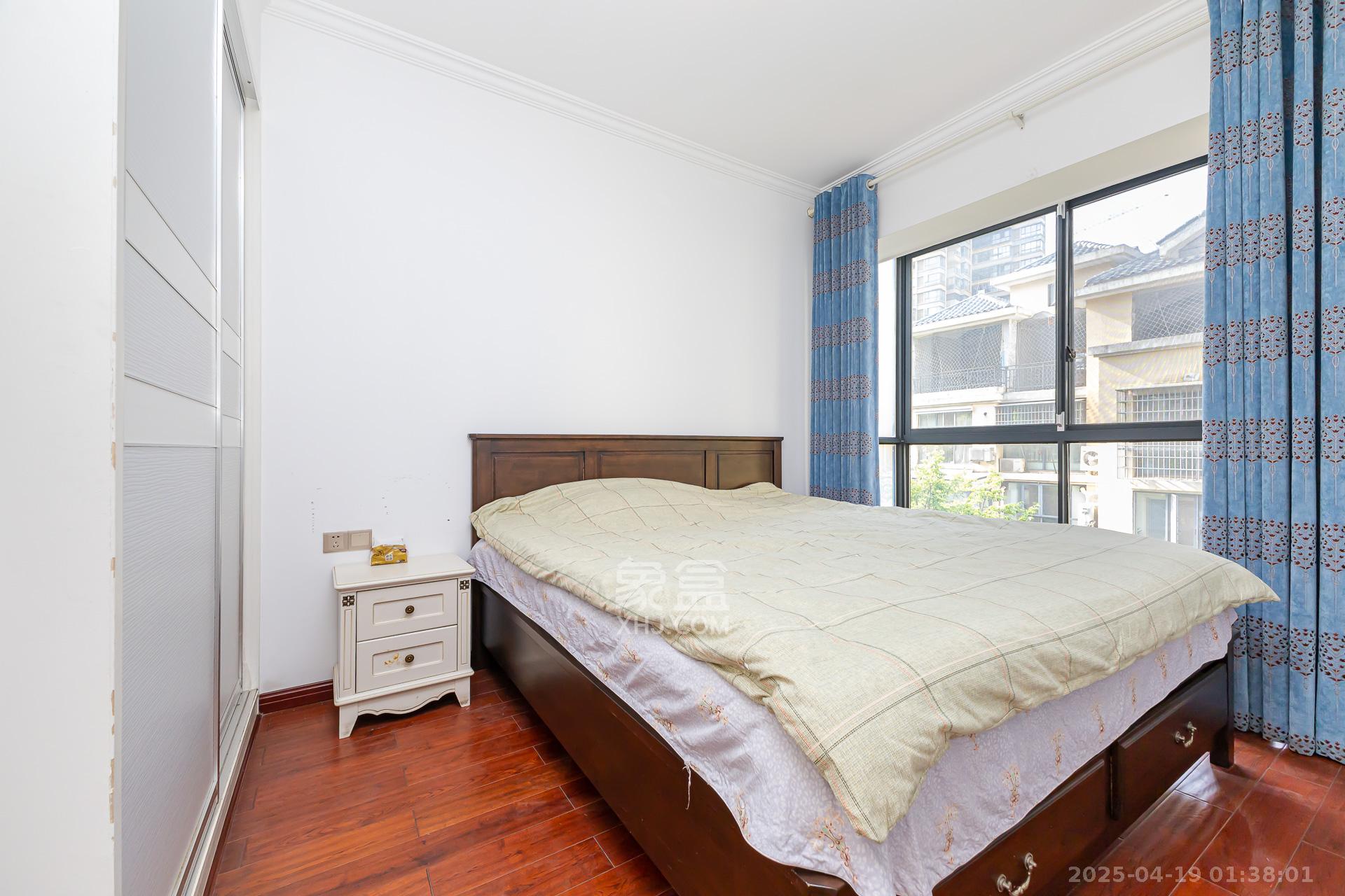 勤诚达新界  4室2厅1卫    119.0万 勤诚达新界  4室2厅1卫    119.0万卧室