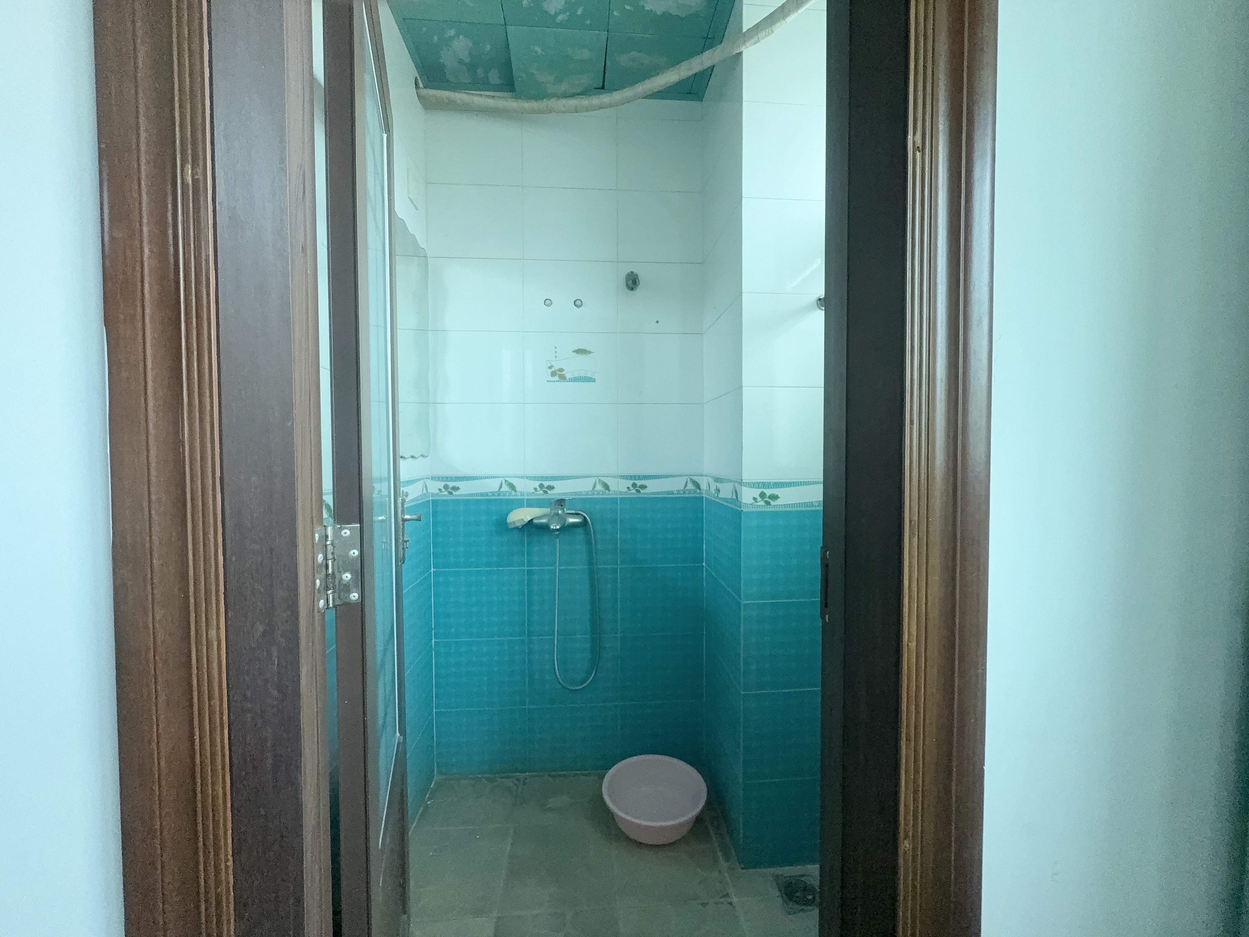 电镀厂宿舍 3室2厅2卫 85.0万 电镀厂宿舍 3室2厅2卫 85.0万客厅