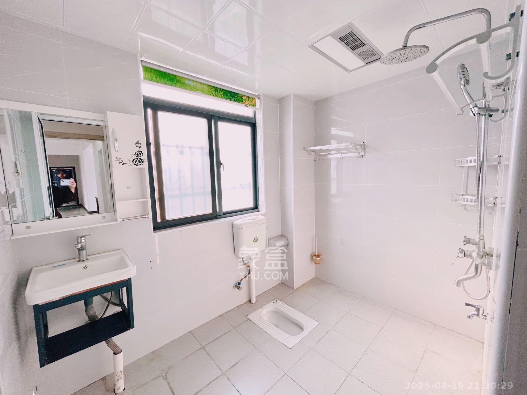 江南华府 4室2厅1卫 2800.0元/月 江南华府 4室2厅1卫 2800.0元/月室内图