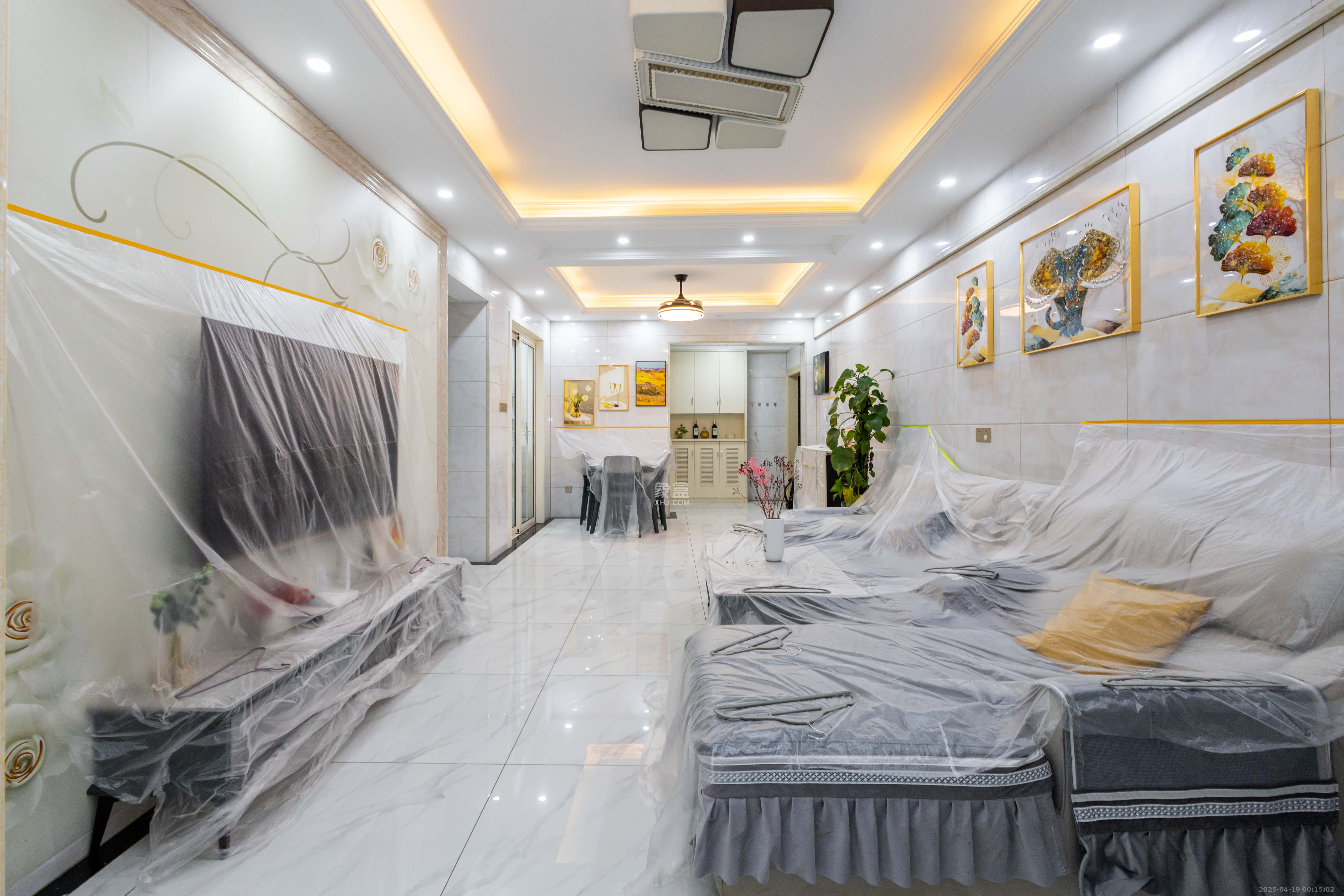 豪庭(江城豪庭) 3室2厅2卫 78.8万 豪庭(江城豪庭) 3室2厅2卫 78.8万客厅