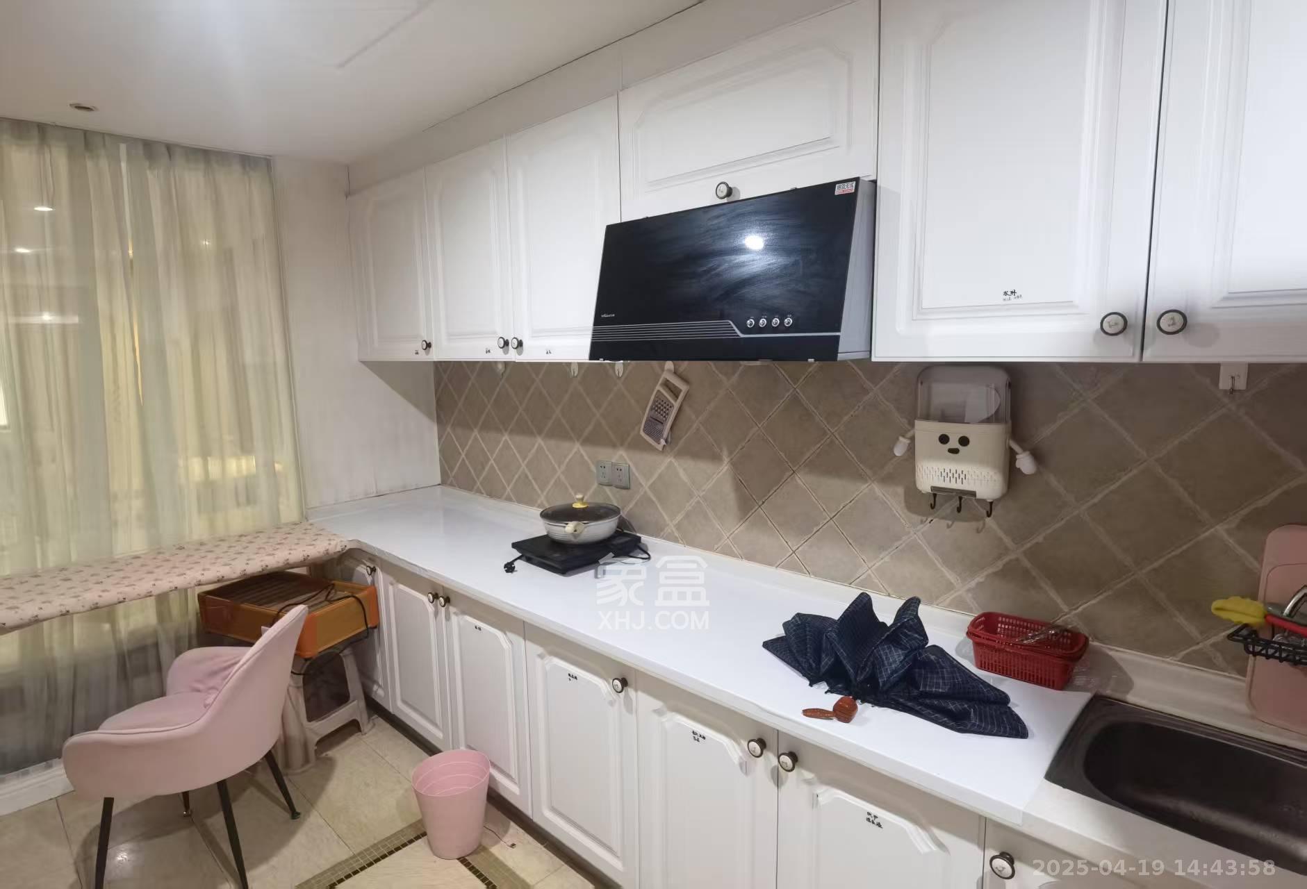 沁园春御院 1室1厅1卫 1800.0元/月 沁园春御院 1室1厅1卫 1800.0元/月室内图