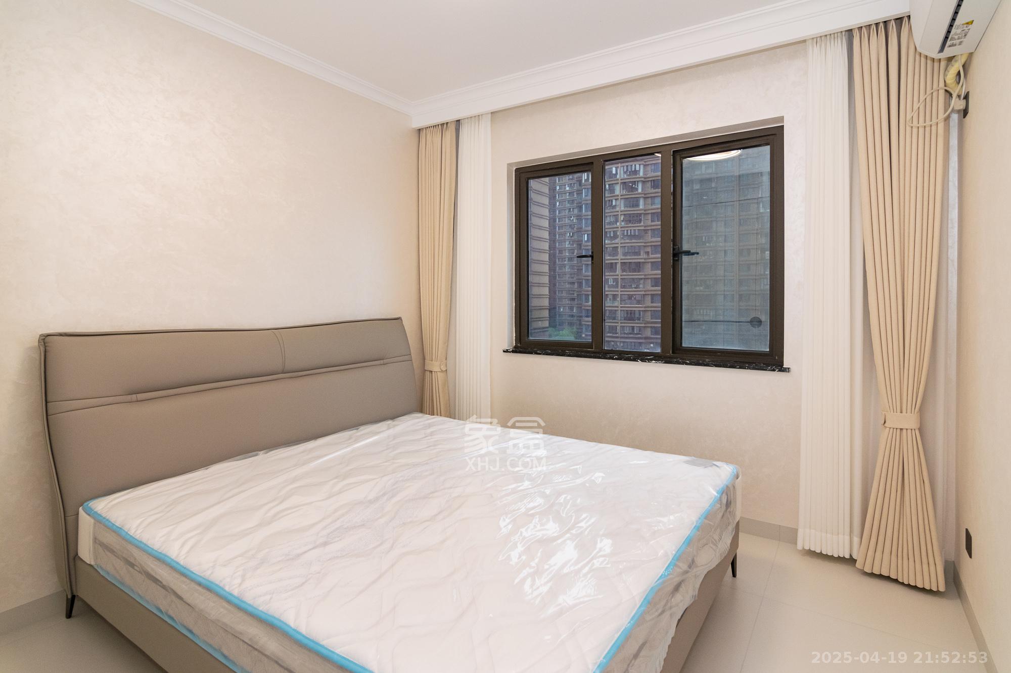 润和长郡(润和紫郡二三期) 5室2厅2卫 146.8万 润和长郡(润和紫郡二三期) 5室2厅2卫 146.8万卧室