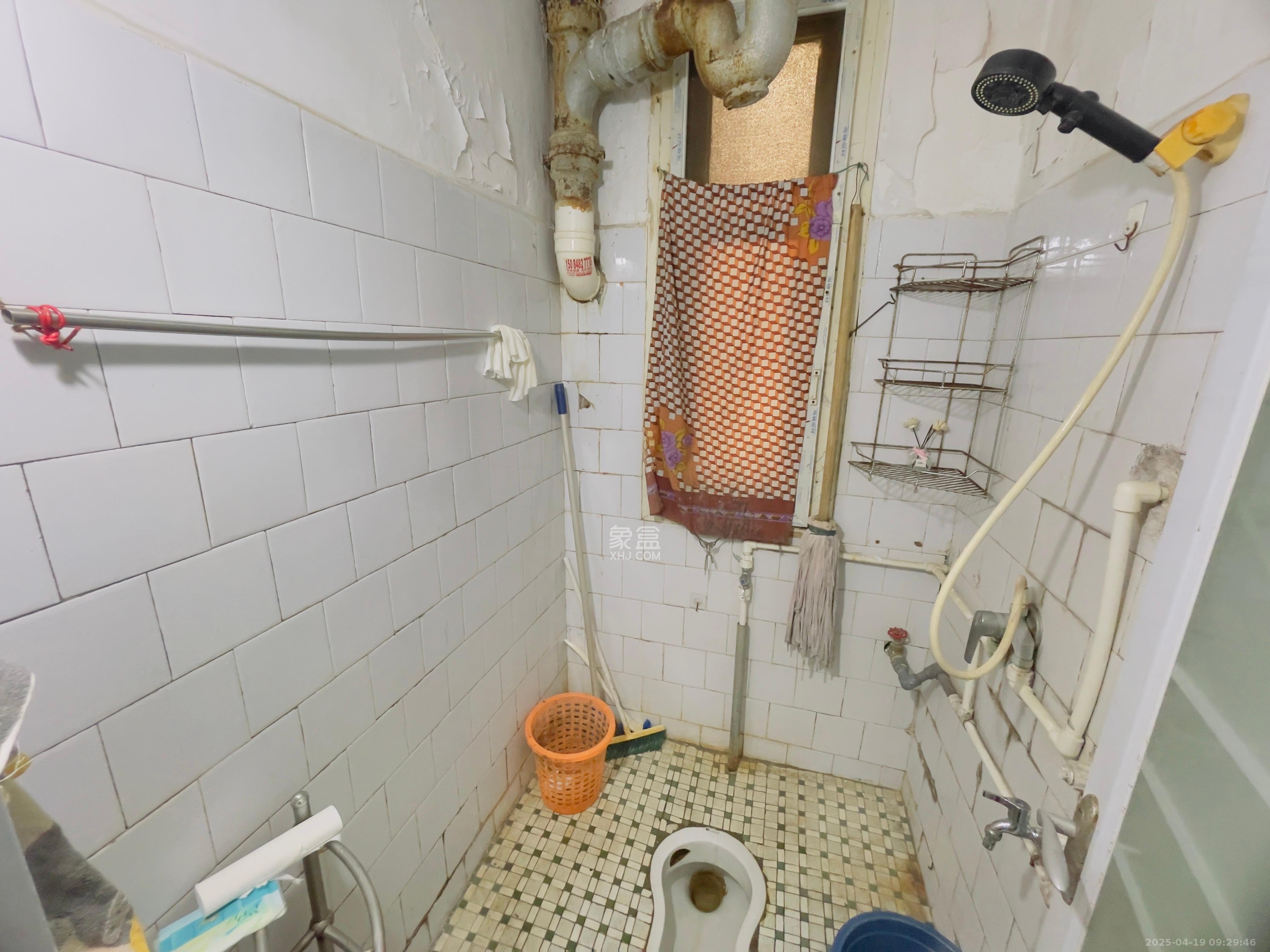 岳华路电子宿舍  2室1厅1卫   1500.00元/月室内图