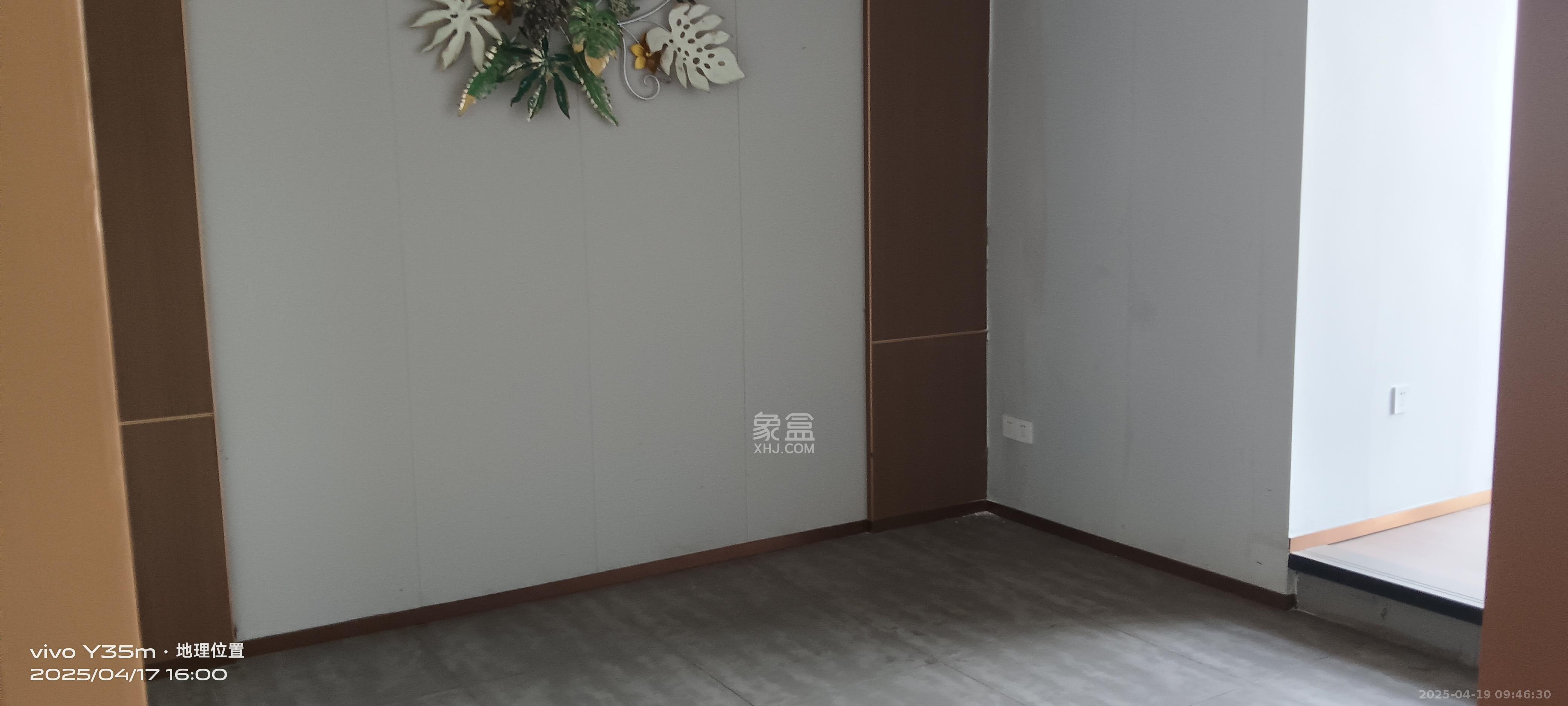 绿地中心   1800.0㎡     180000.00元/月室内图