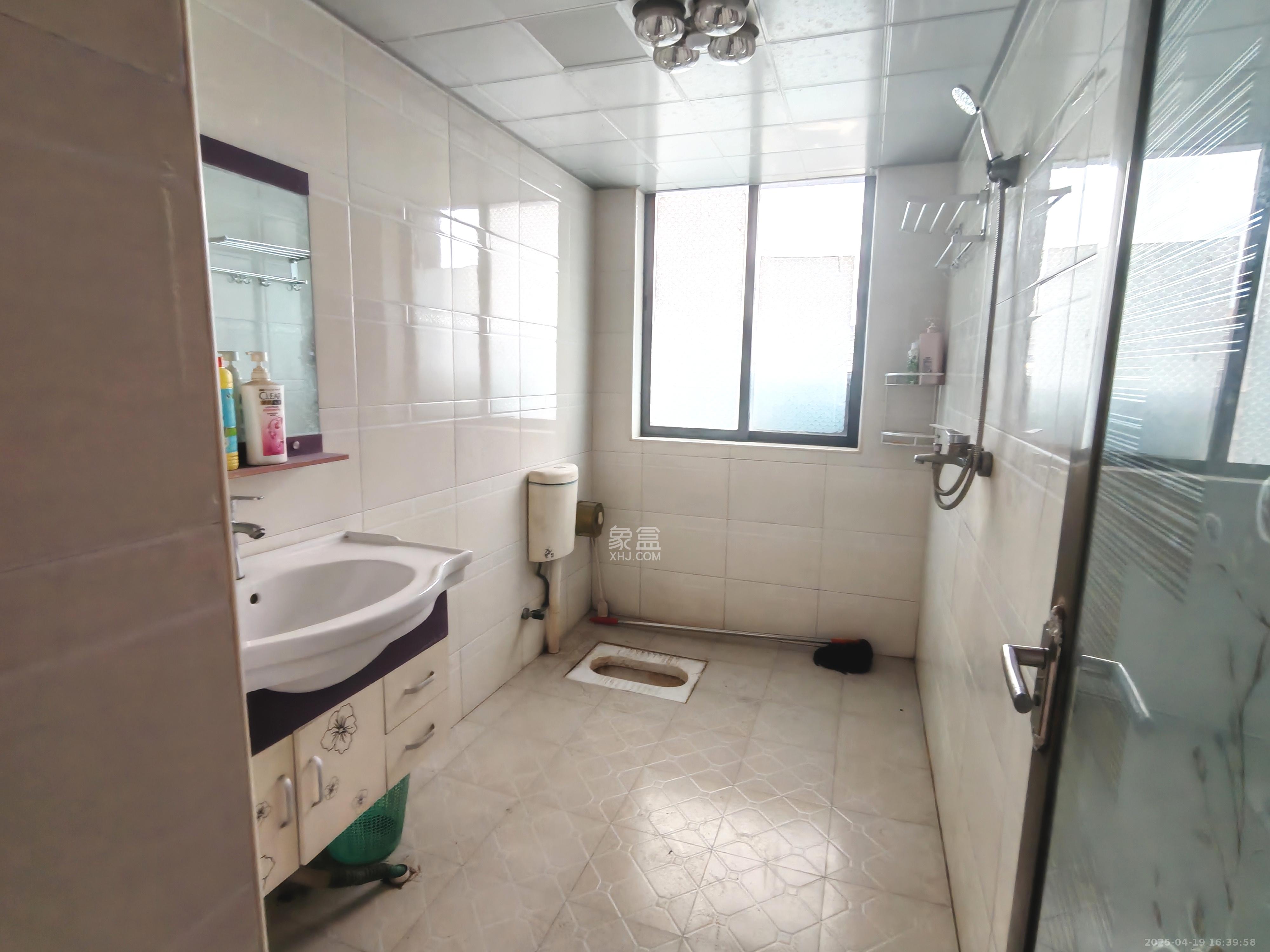 恒基凯旋门一二期  4室2厅2卫    2300.0元/月室内图