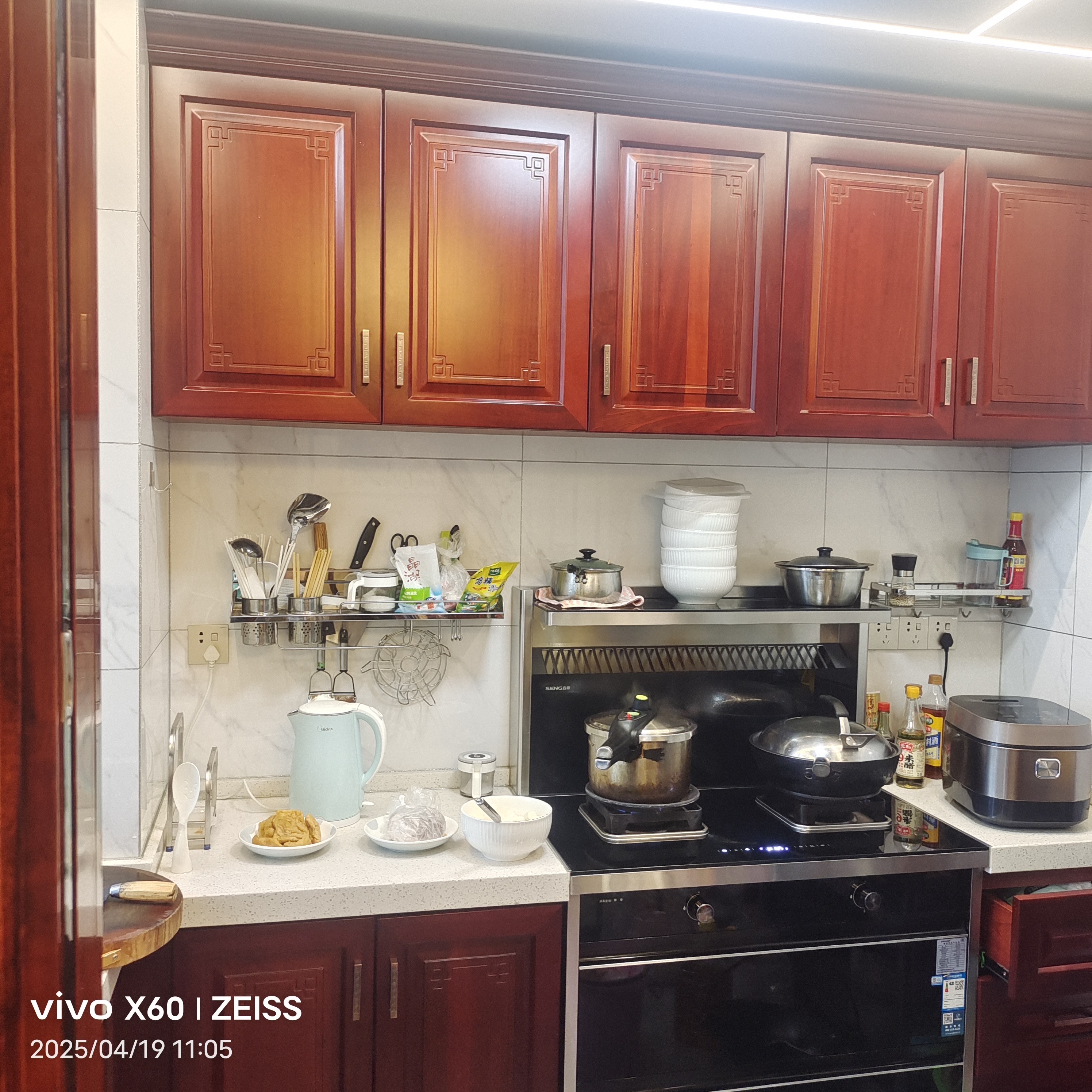 五洲锦城  4室2厅2卫    115.8万 五洲锦城  4室2厅2卫    115.8万客厅