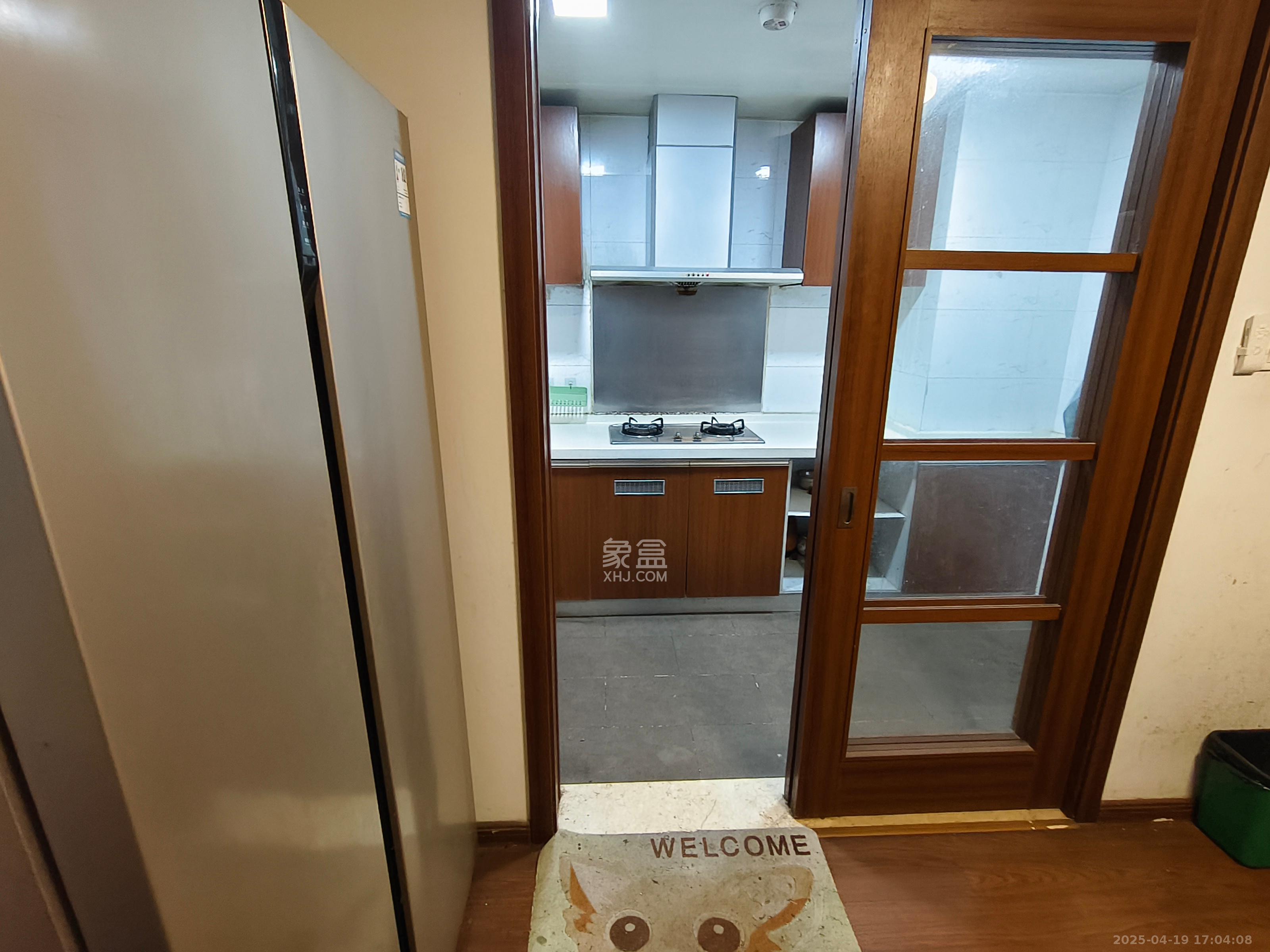 万科城市花园  3室2厅2卫   2400.00元/月室内图