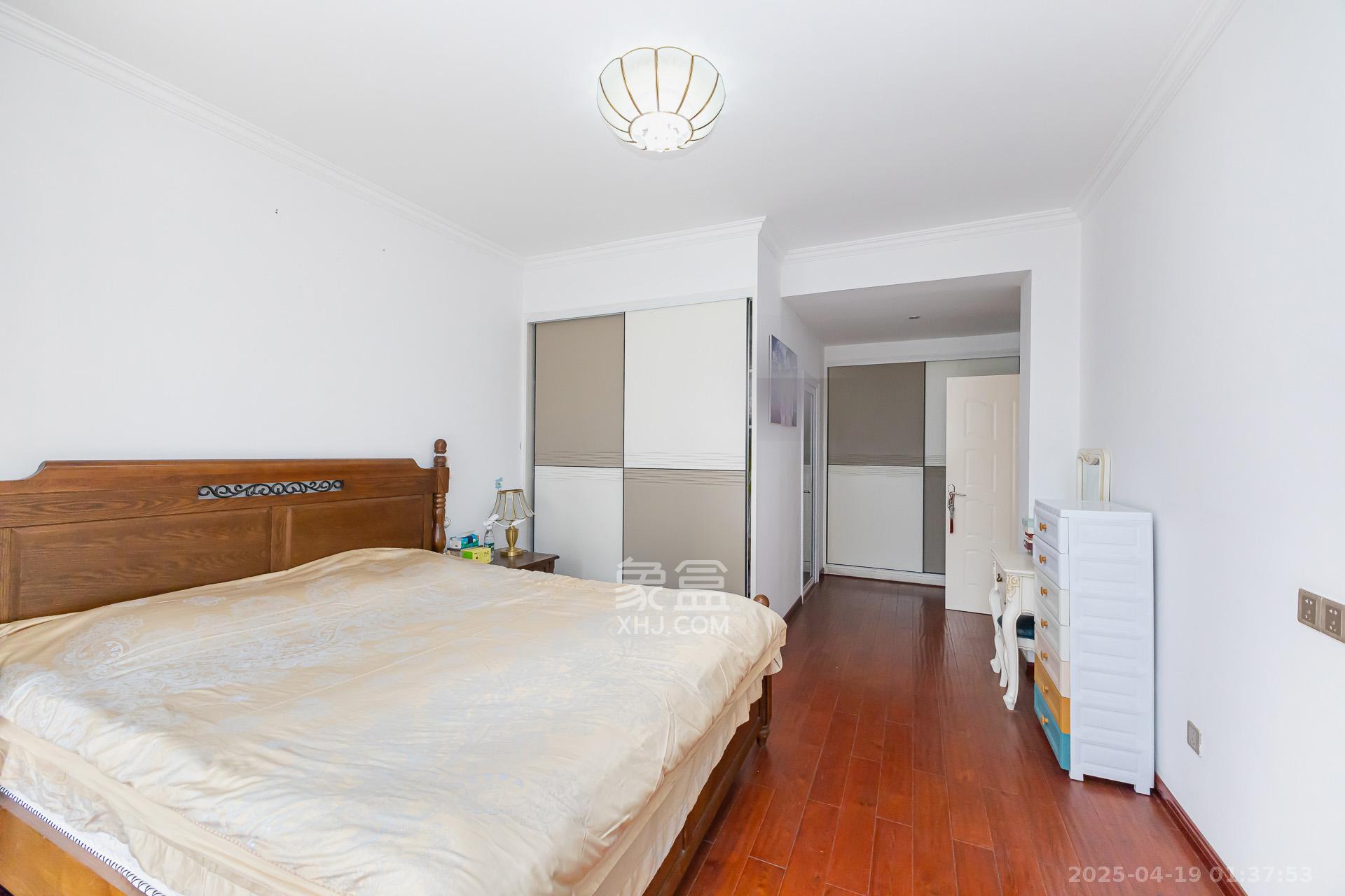 勤诚达新界  4室2厅1卫    119.0万 勤诚达新界  4室2厅1卫    119.0万卧室