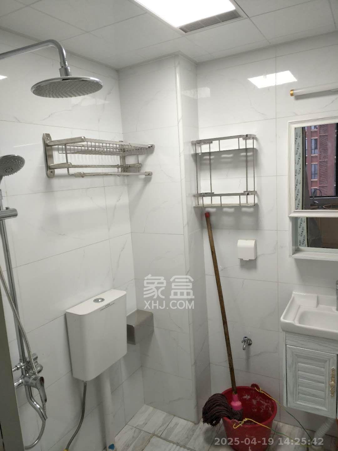 华雅林语苑 1室1厅1卫 1600.0元/月 华雅林语苑 1室1厅1卫 1600.0元/月室内图