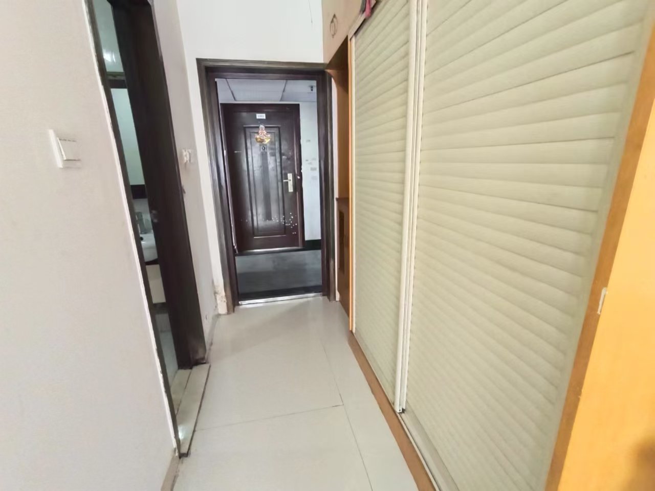 庐山春天大厦(和一宾馆)  1室1厅1卫    13.0万 庐山春天大厦(和一宾馆)  1室1厅1卫    13.0万室内图