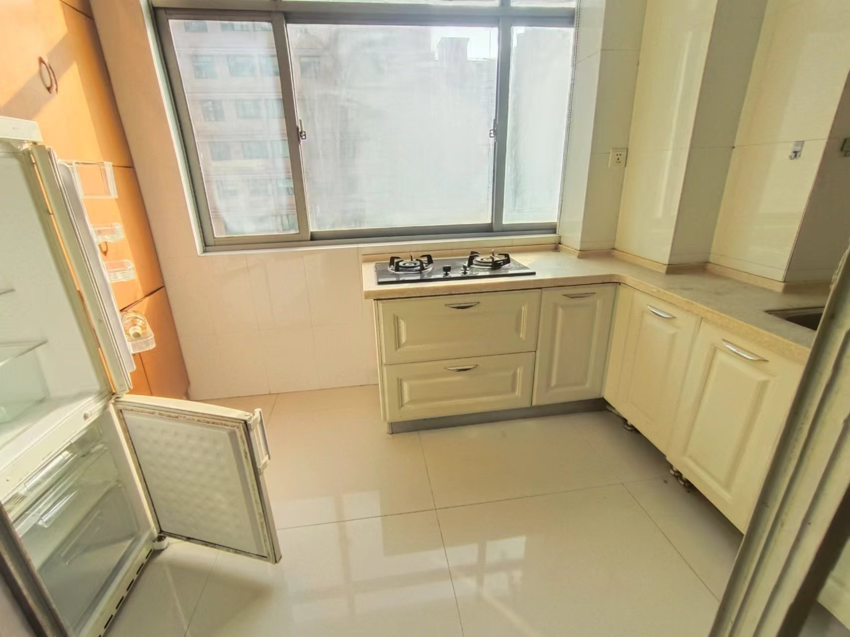 庐山春天大厦(和一宾馆)  1室1厅1卫    13.0万 庐山春天大厦(和一宾馆)  1室1厅1卫    13.0万室内图