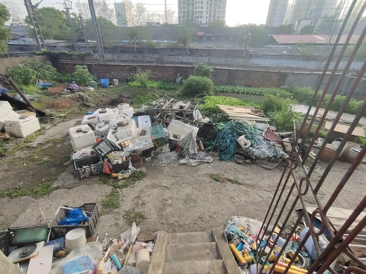 金盆岭人民北路  10室4厅2卫    80.0万 金盆岭人民北路  10室4厅2卫    80.0万室内图