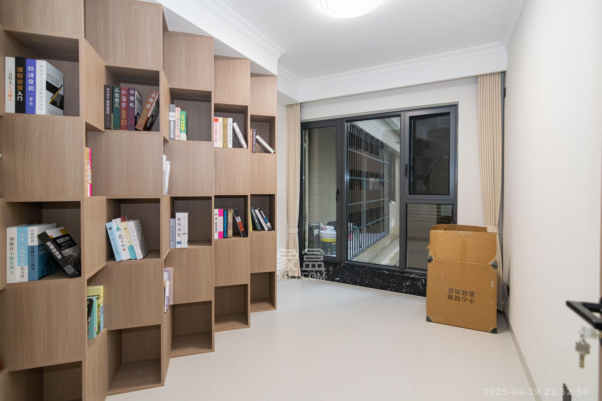 润和长郡(润和紫郡二三期) 5室2厅2卫 146.8万 润和长郡(润和紫郡二三期) 5室2厅2卫 146.8万卧室